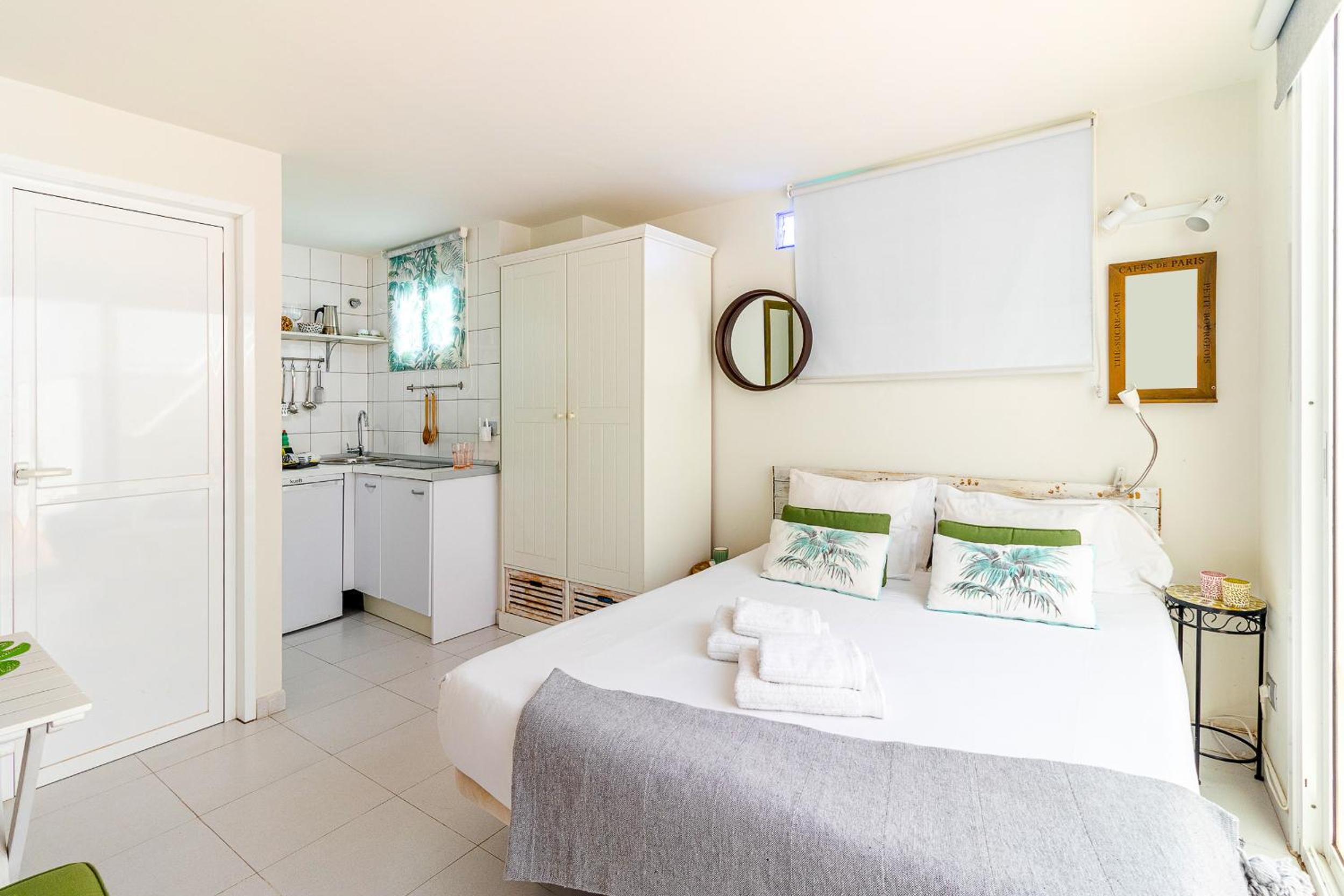 Estudio con terraza