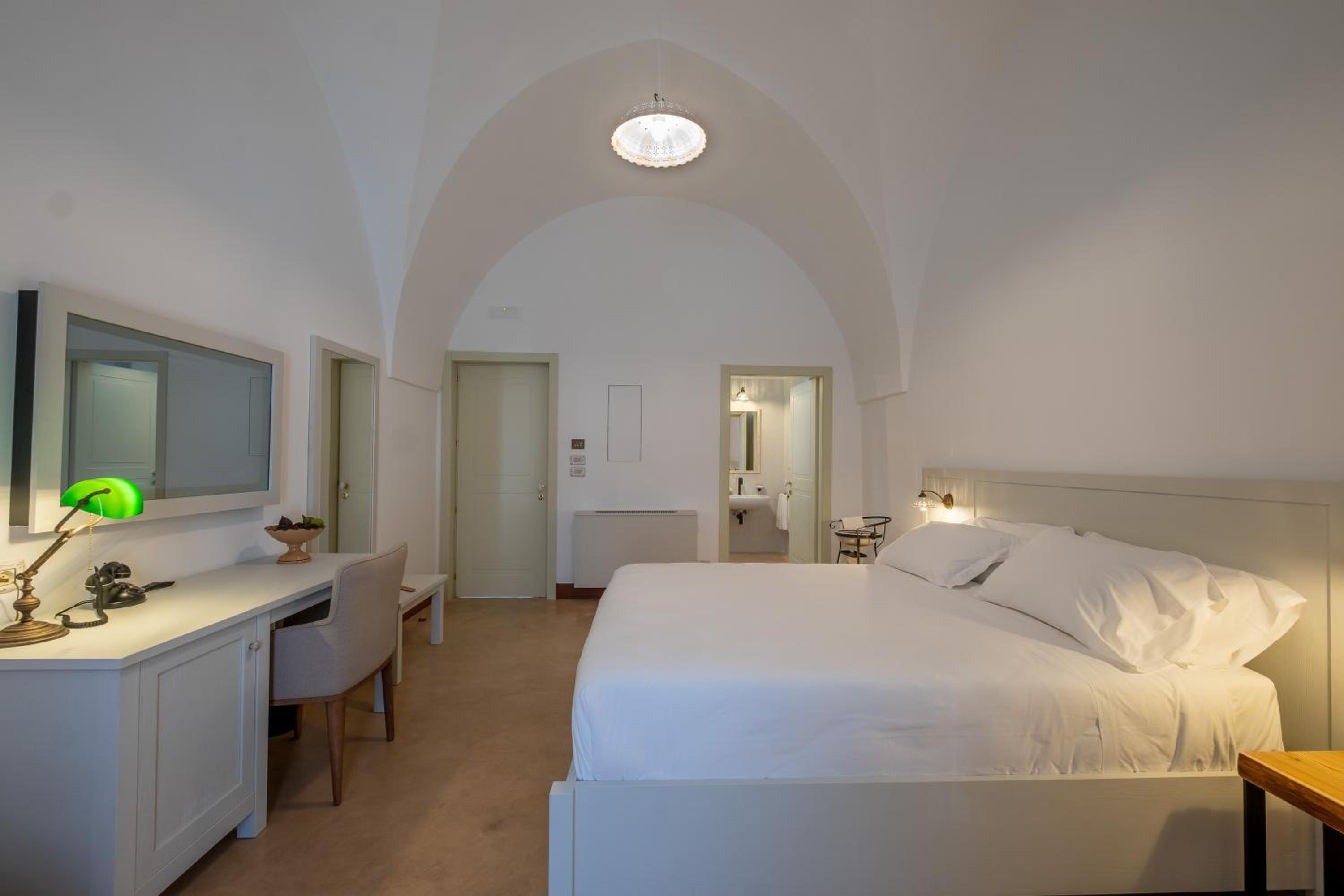 Standard Double Room - Photo 6
