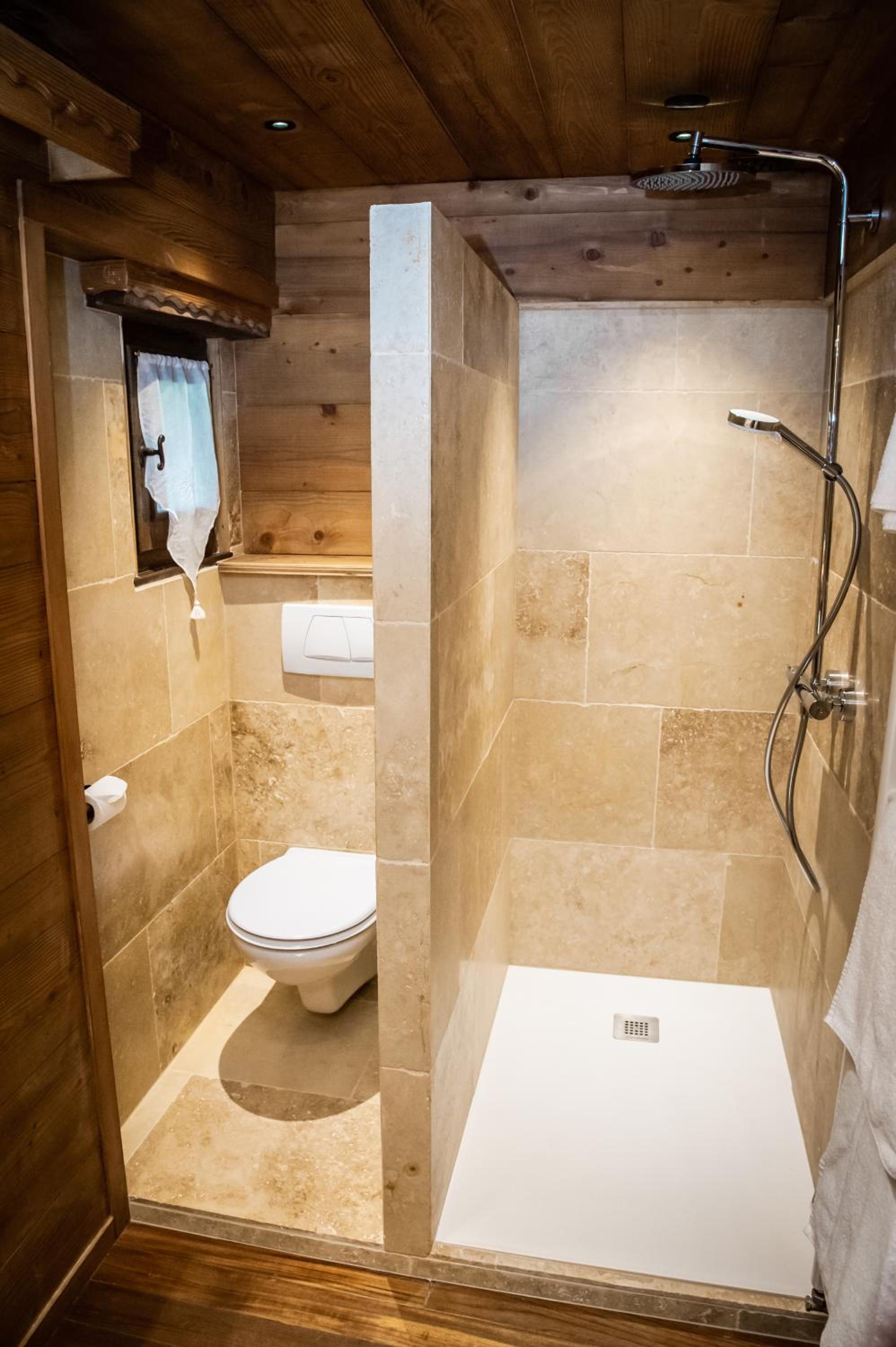 Double Room - Photo 3