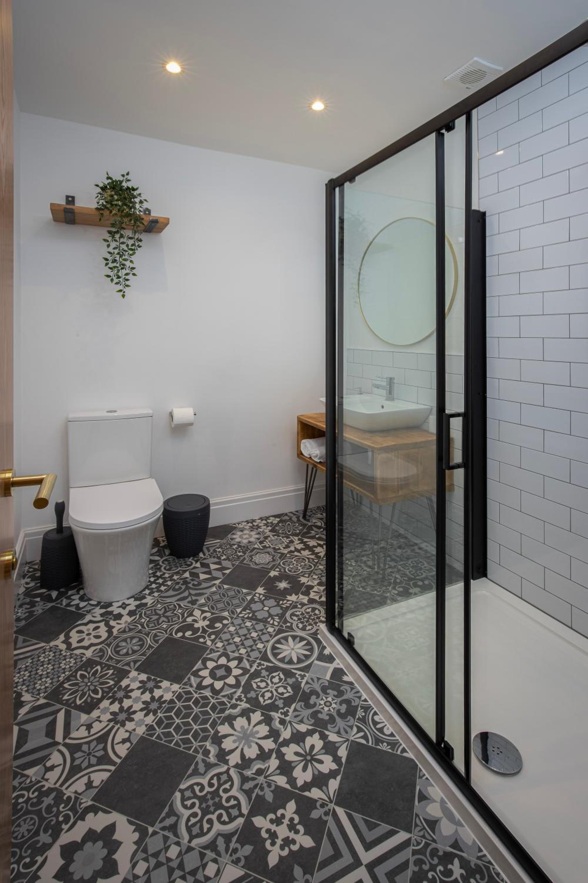 Three-Bedroom Apartment - Photo 3
