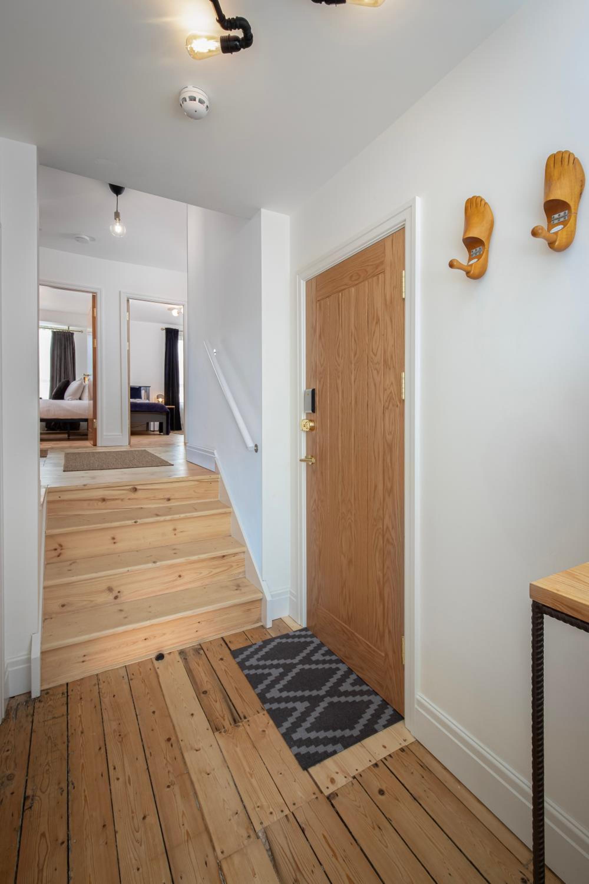 Three-Bedroom Apartment - Photo 4
