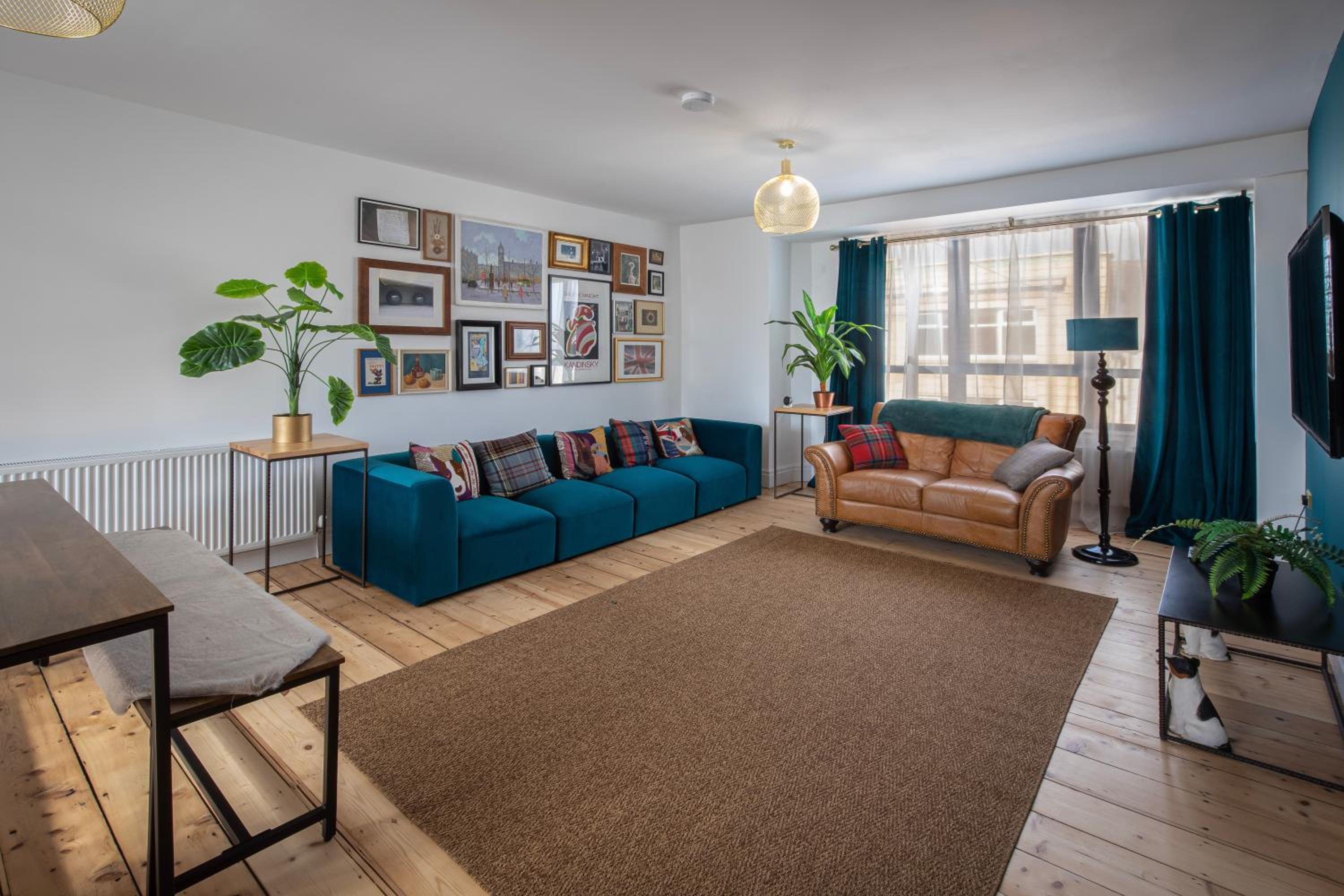 Three-Bedroom Apartment - Photo 6