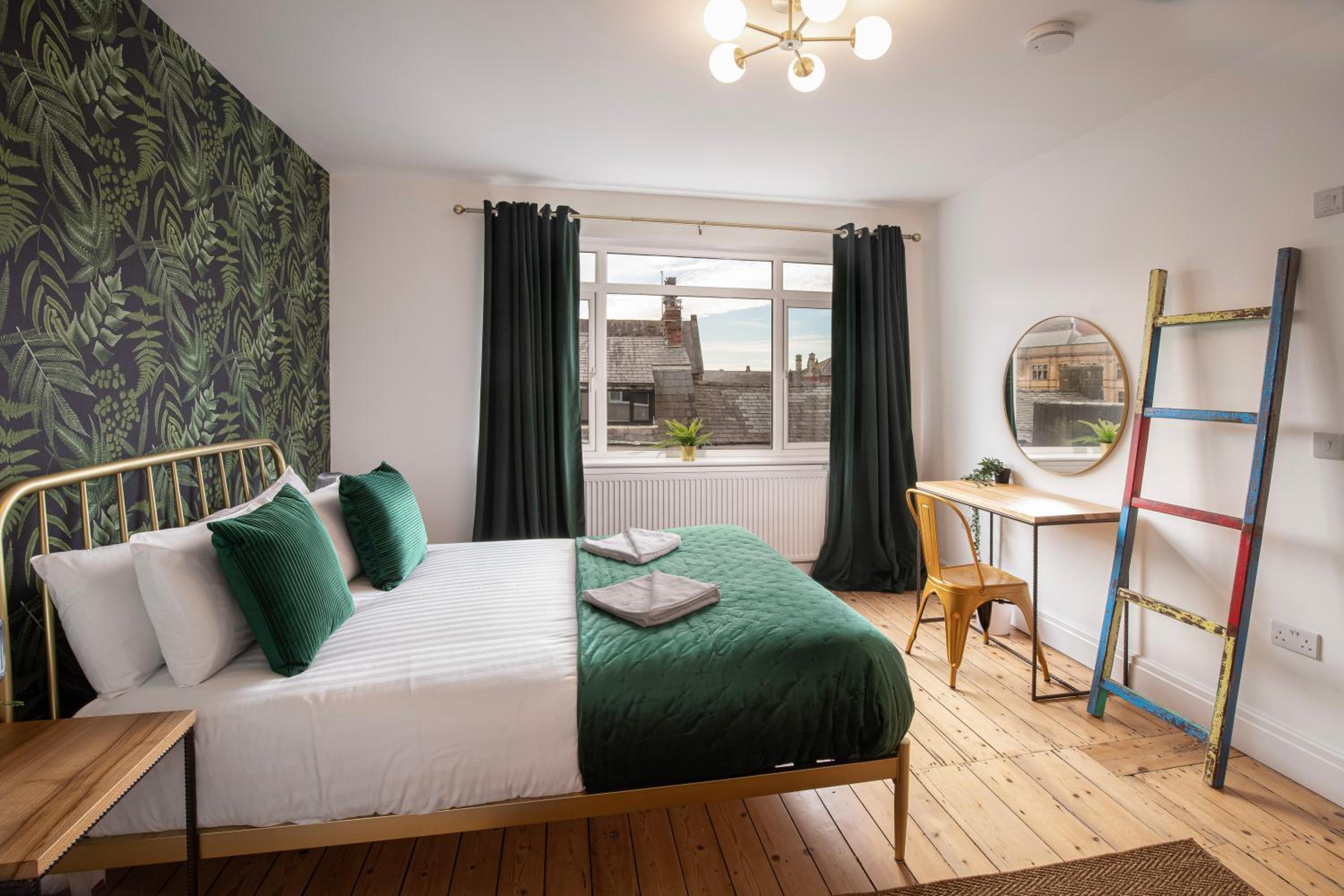 Three-Bedroom Apartment - Photo 7