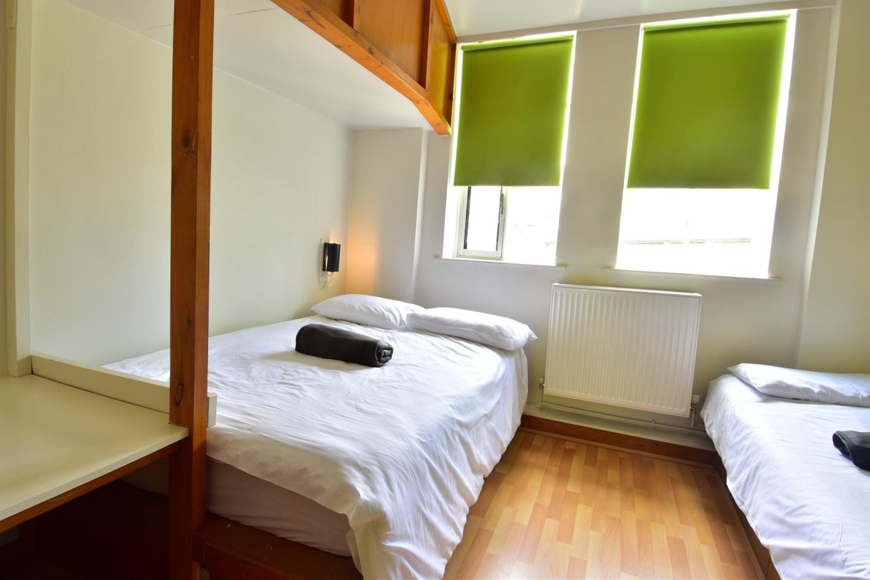 Triple Room with Bathroom - Photo 1