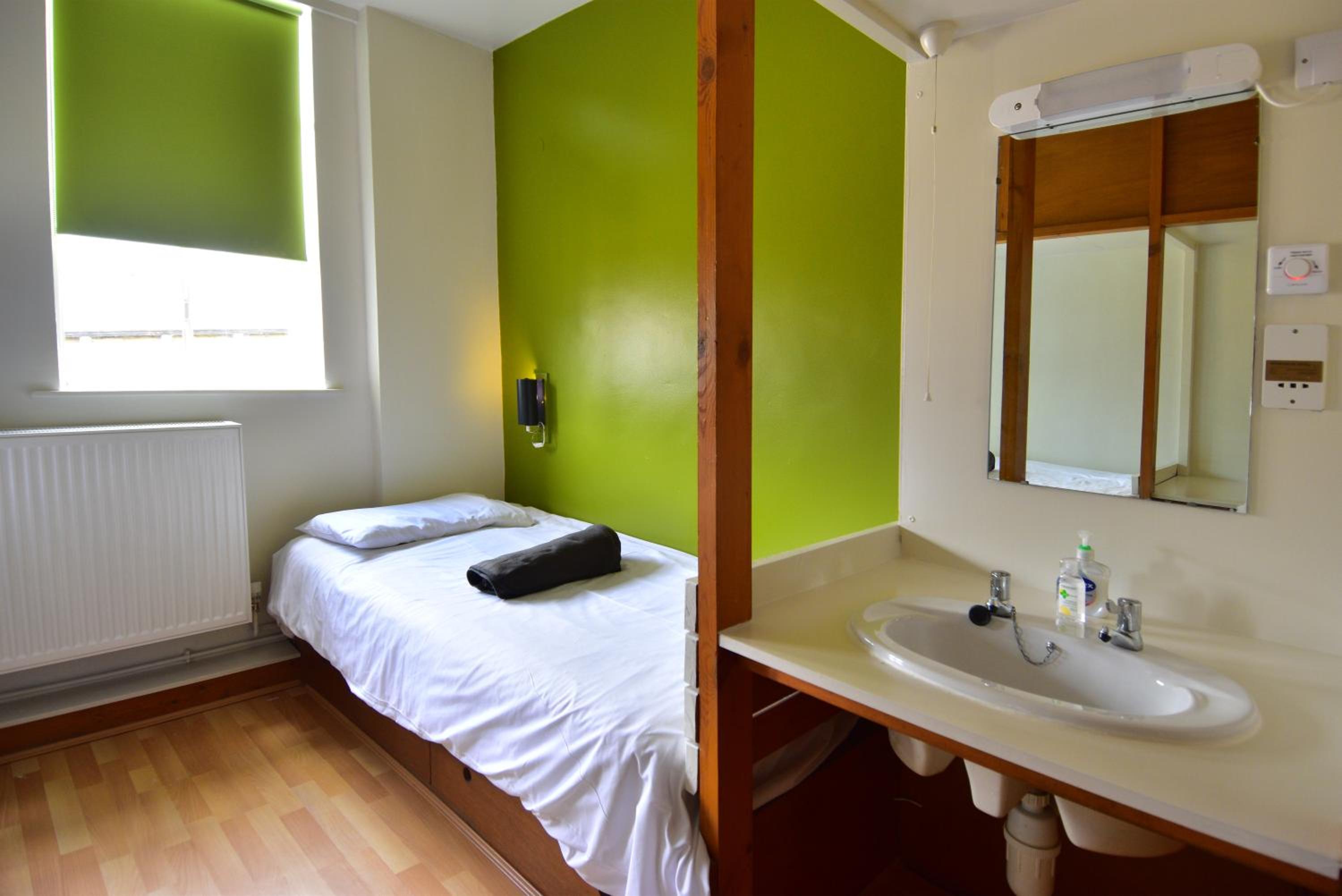 Triple Room with Bathroom - Photo 2