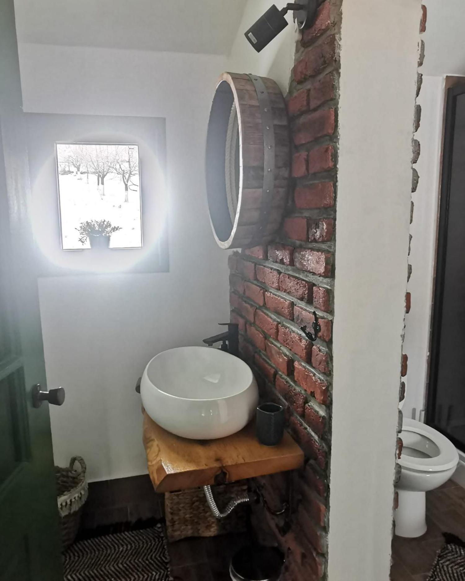 Four-Bedroom House - Photo 15