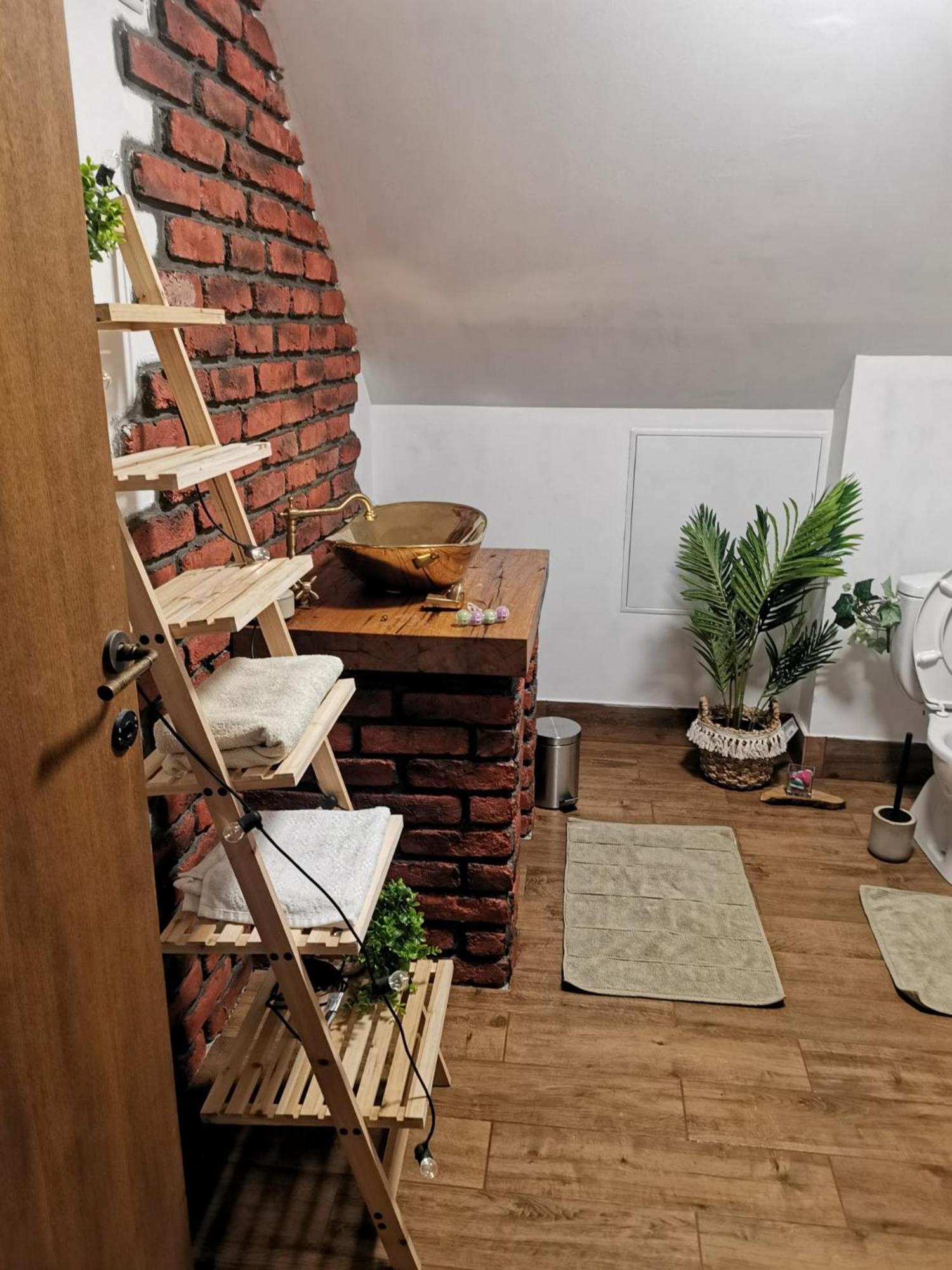 Four-Bedroom House - Photo 5