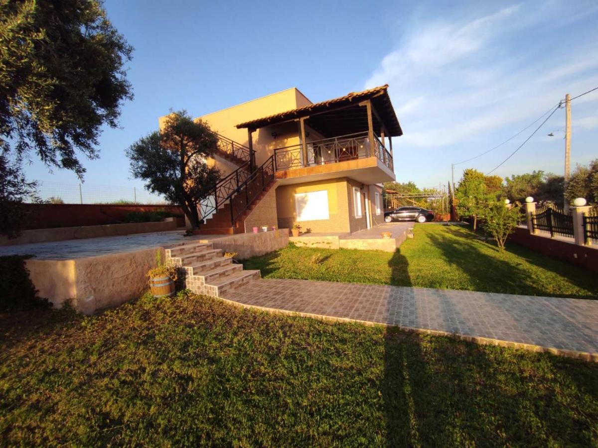 Three-Bedroom House photo 1