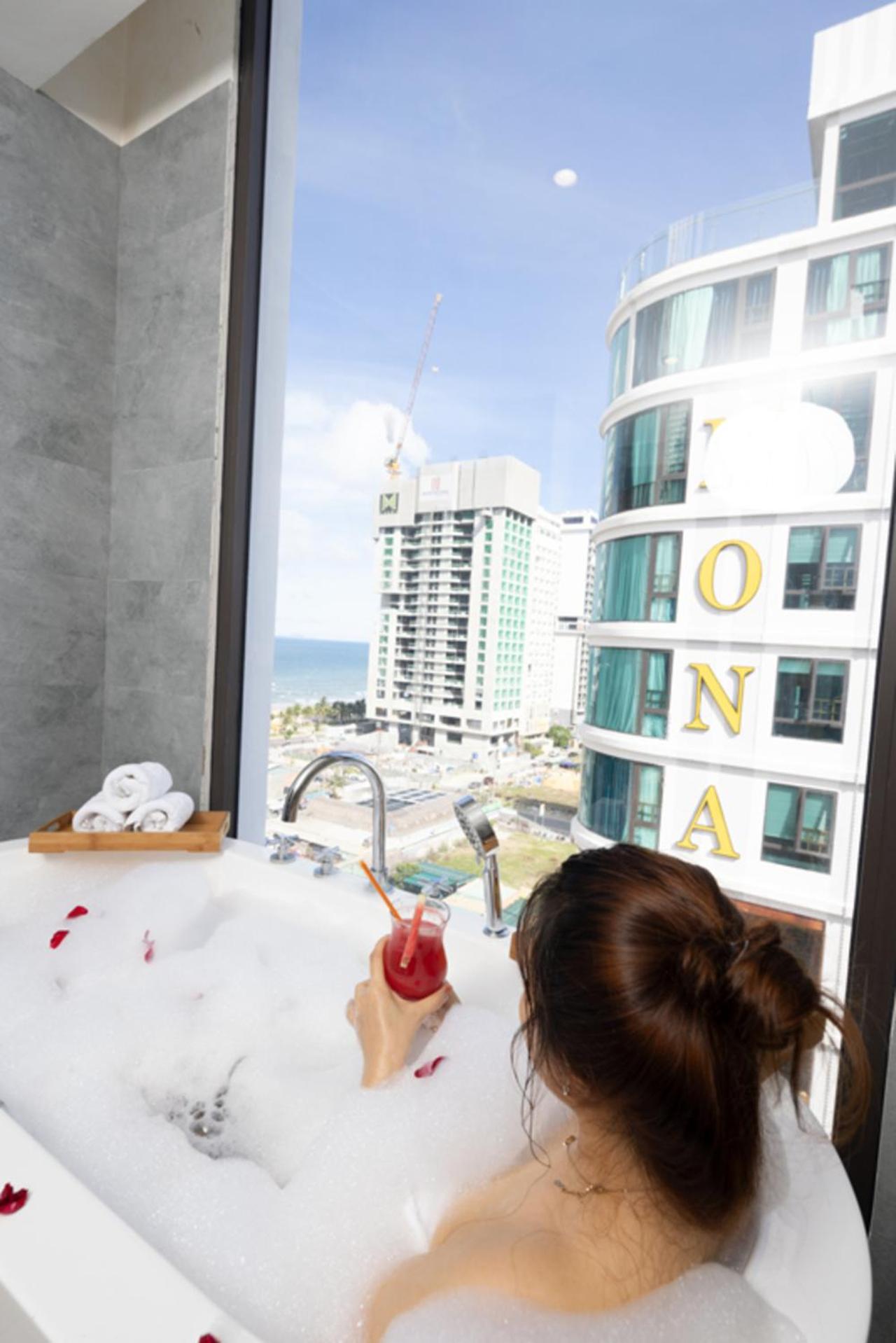 Suite Double Or Twin With Partial Sea View With Bath Tub - Photo 8