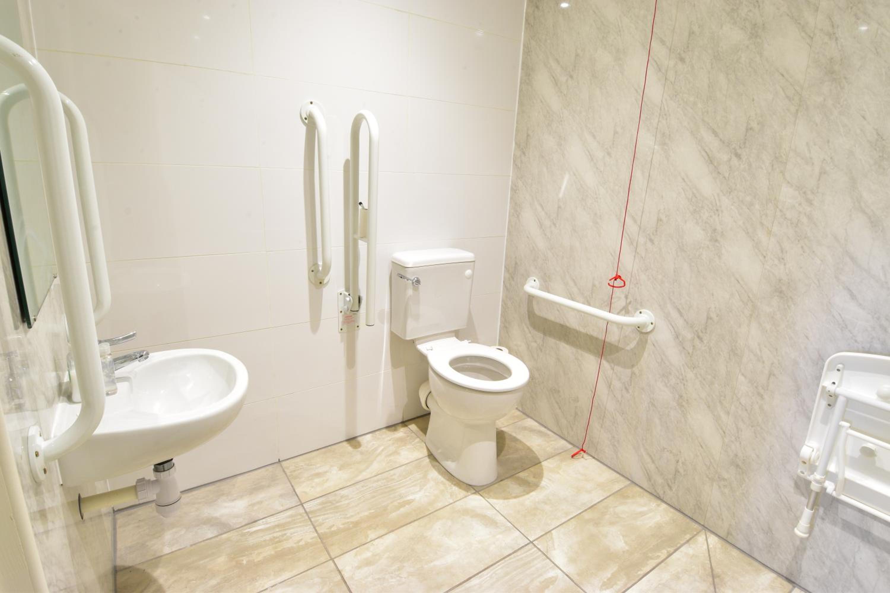 Double Room - Disability Access - Photo 3