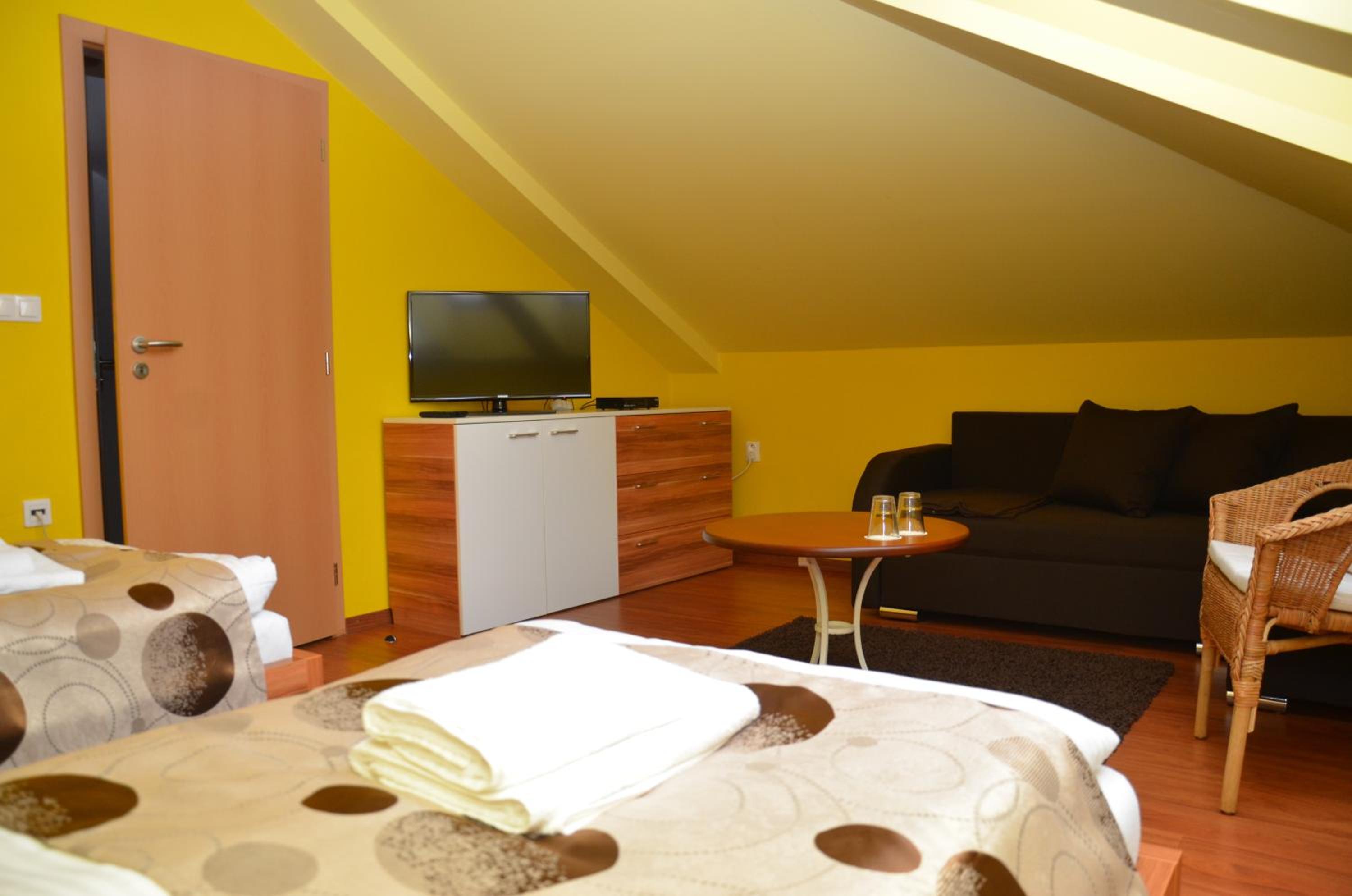 Standard Twin Room photo 2