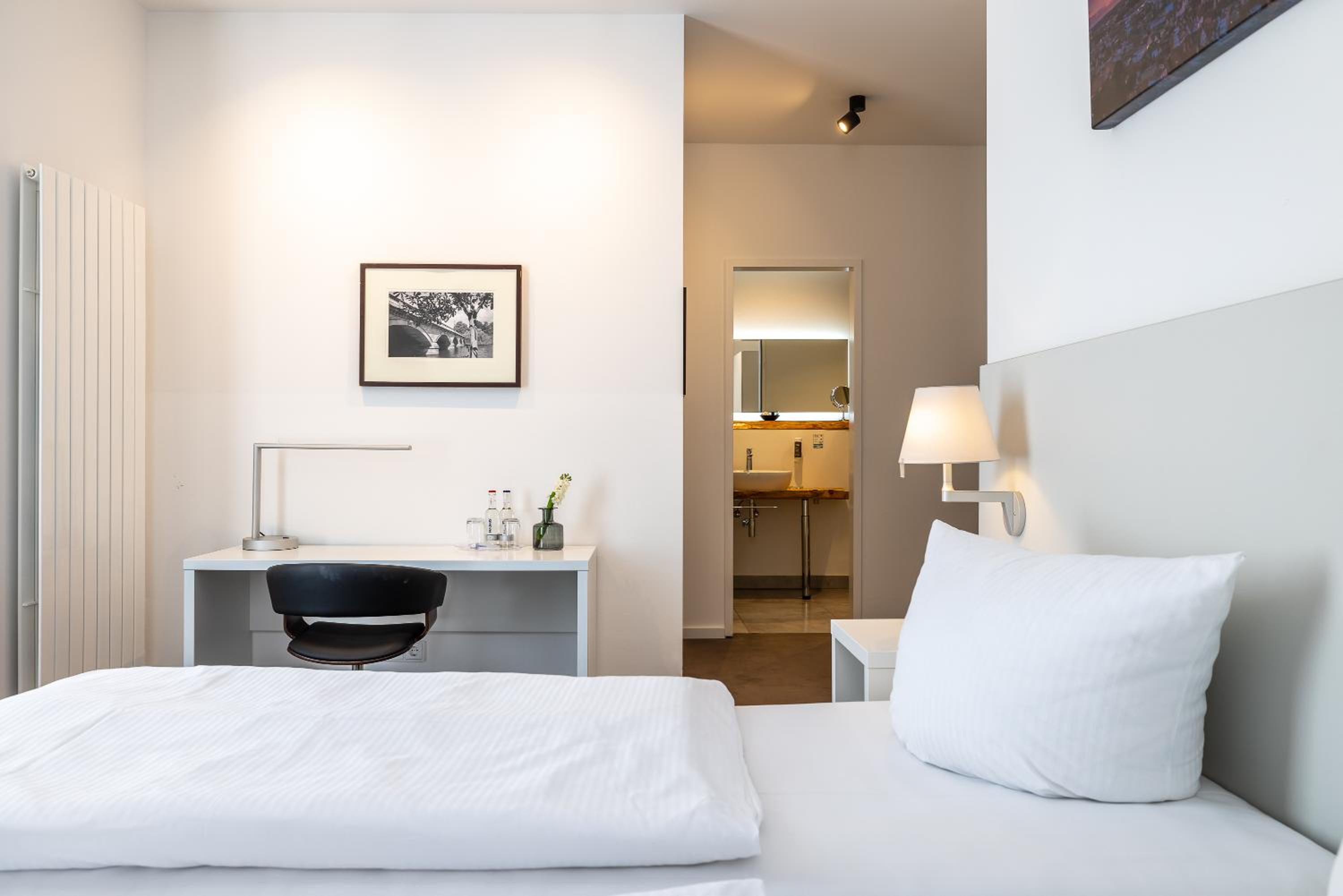 Double Room - Photo 5