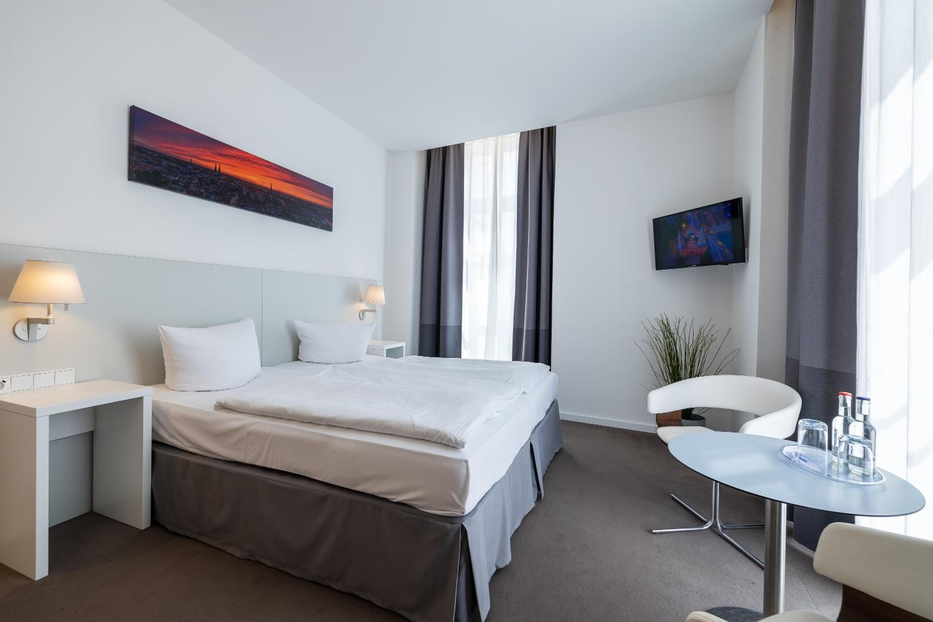 Double Room - Photo 6