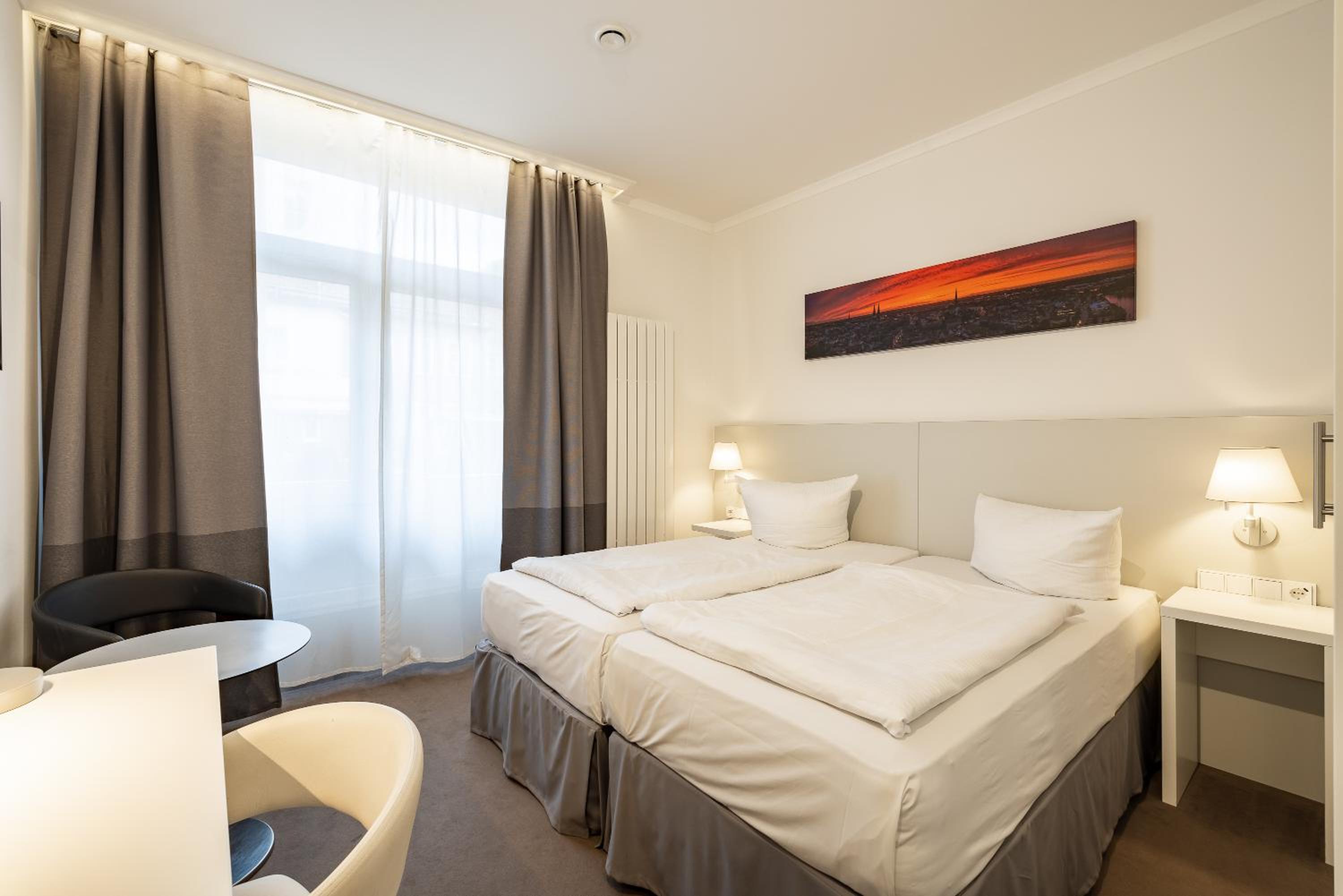 Double Room - Photo 3