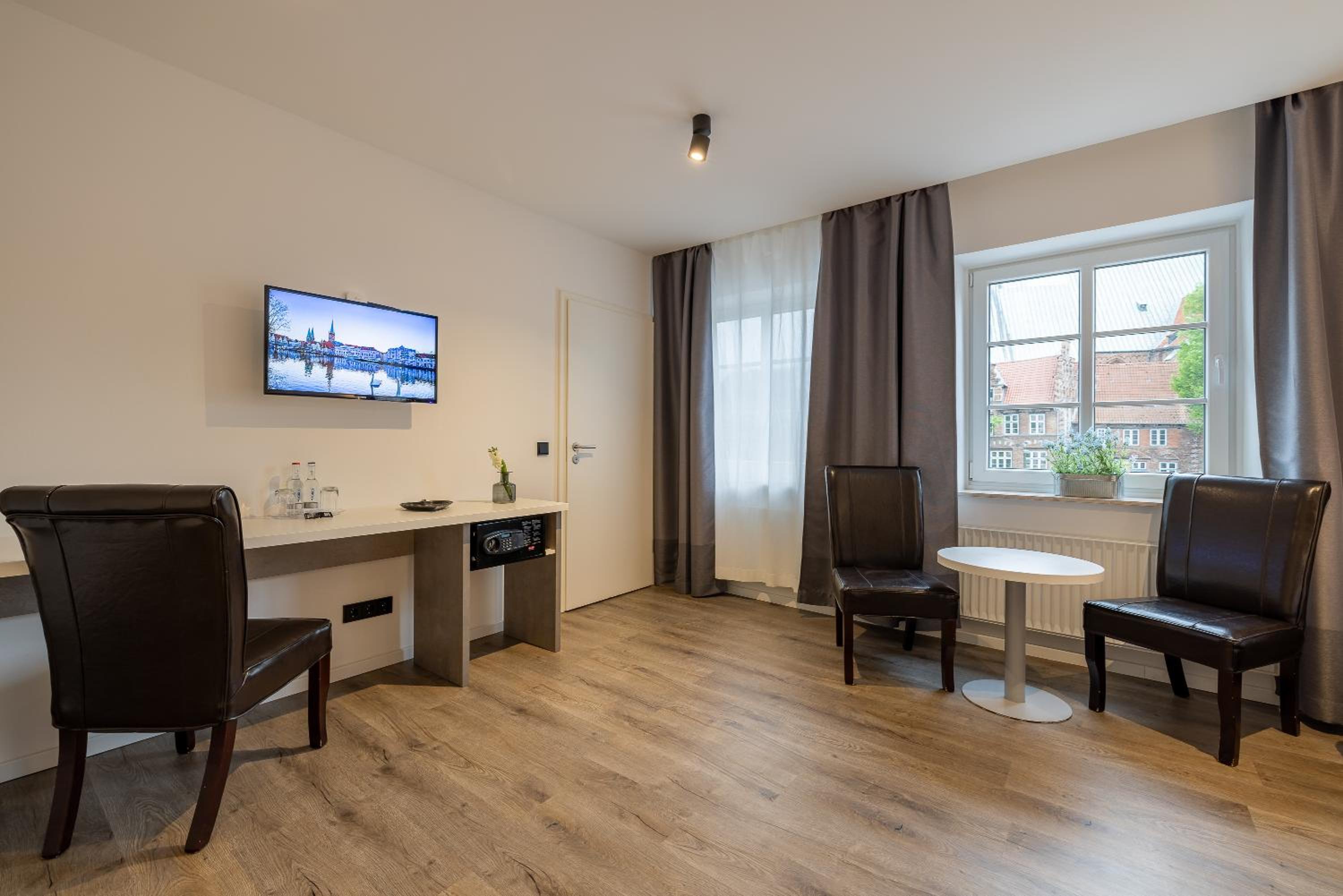 Double Room - Photo 13