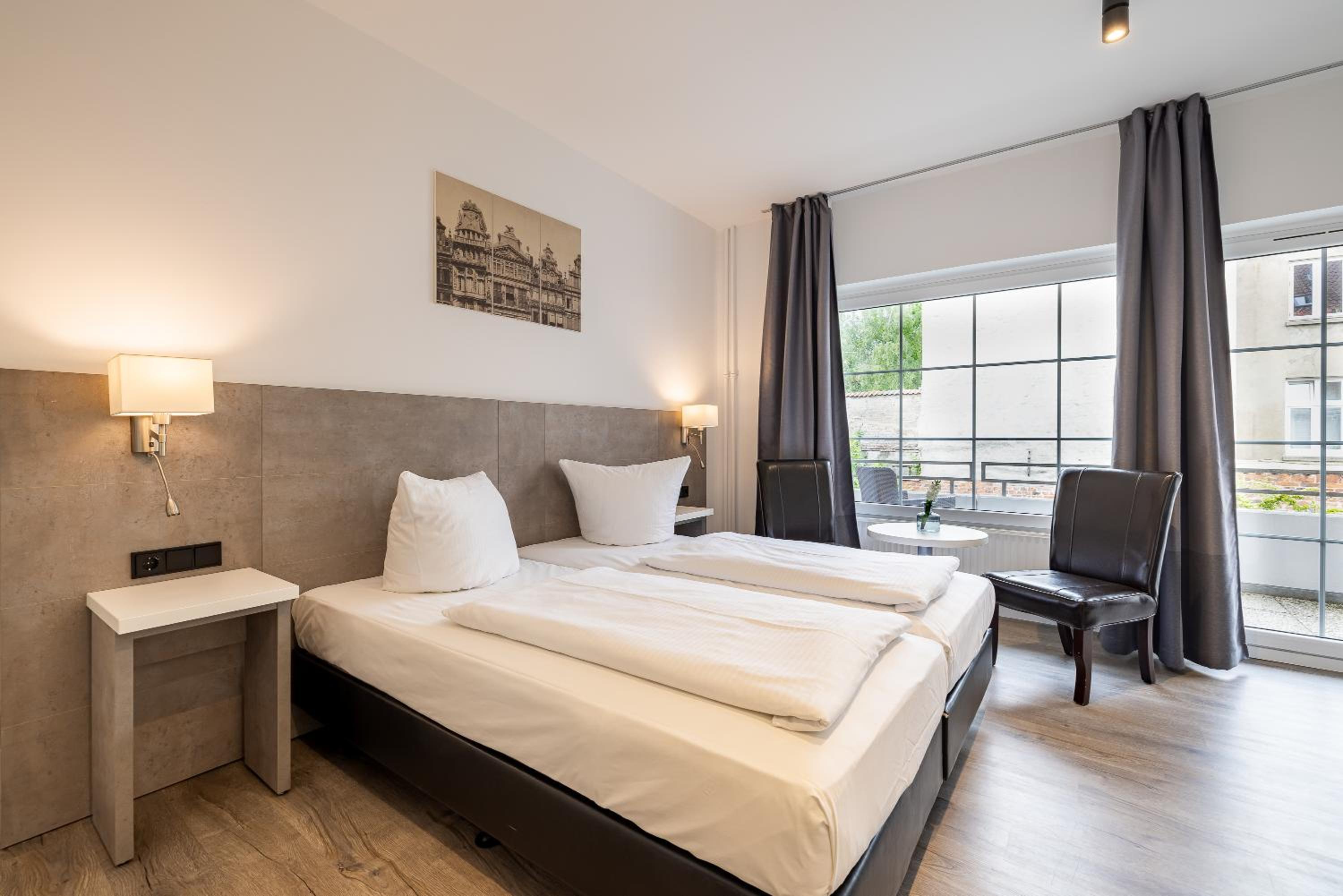 Double Room - Photo 11