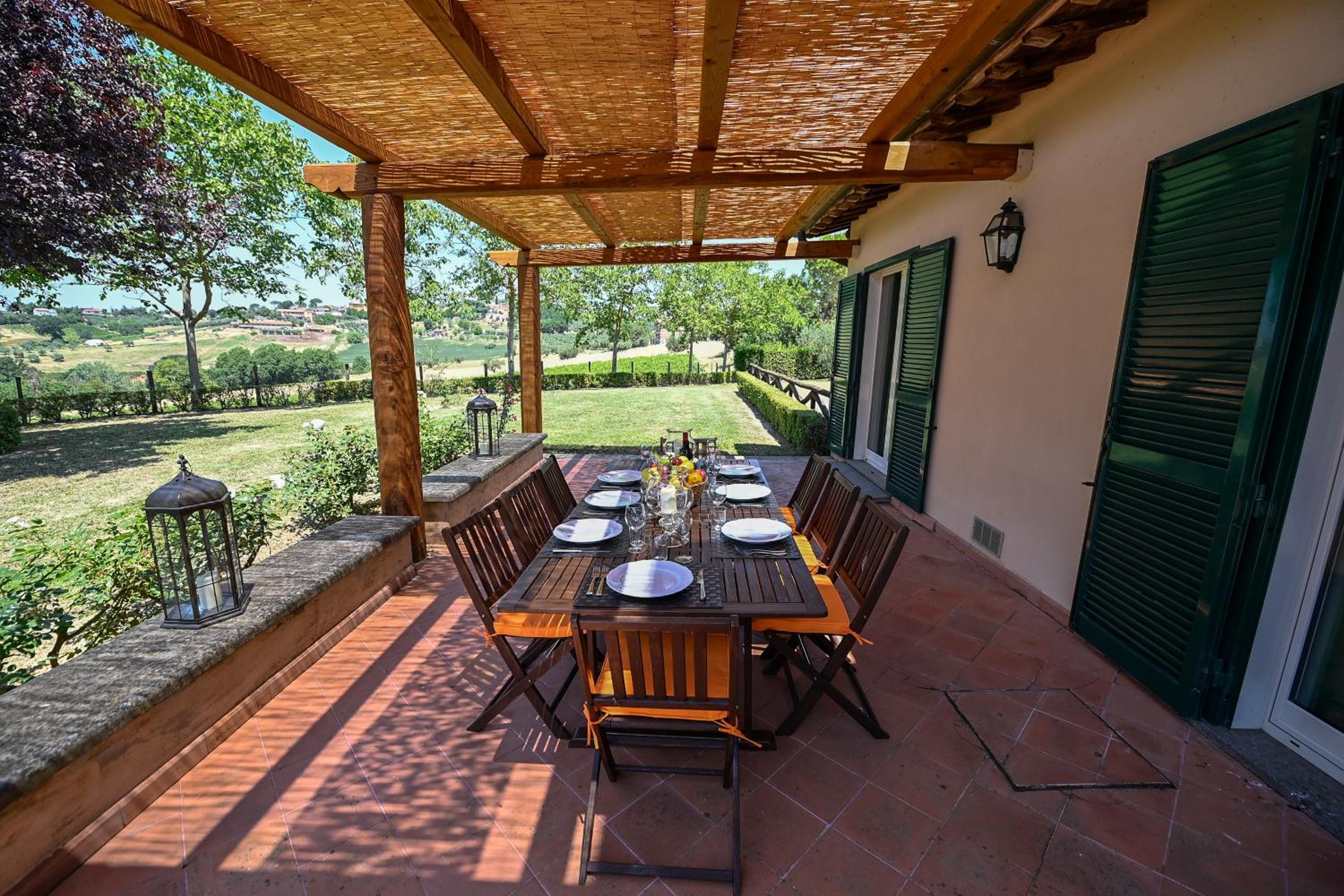 Villa photo 2