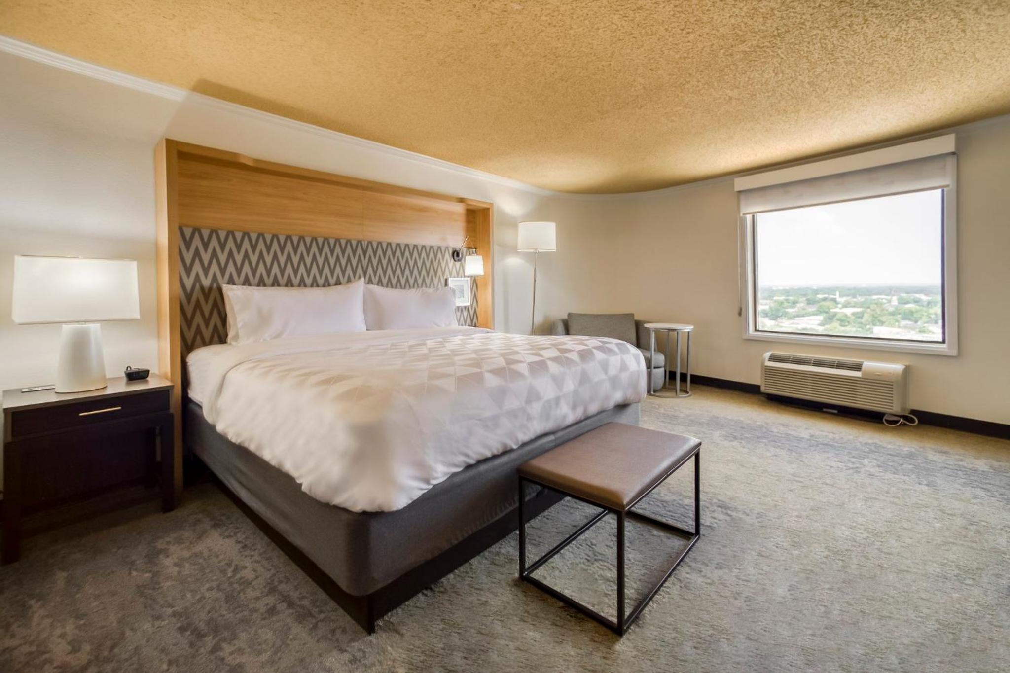 Standard King Room - Photo 2