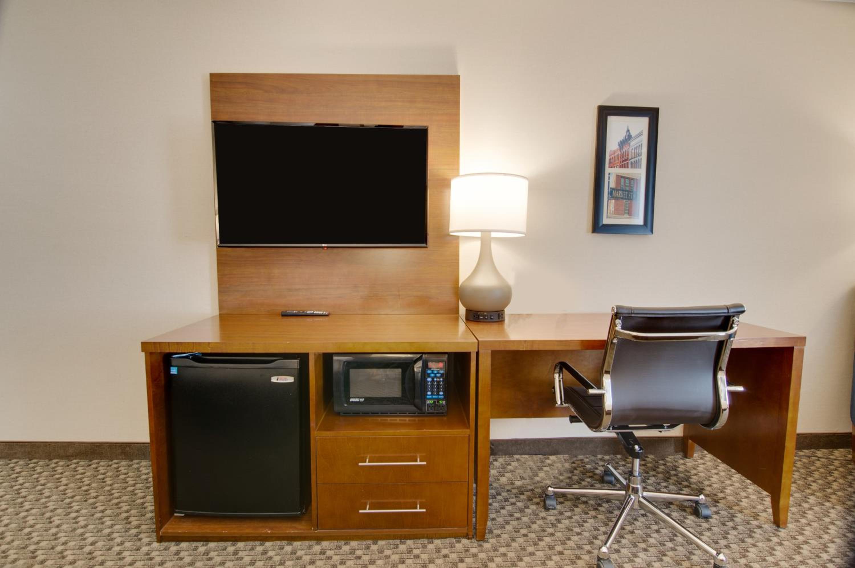 King Room - Non-Smoking - Photo 1