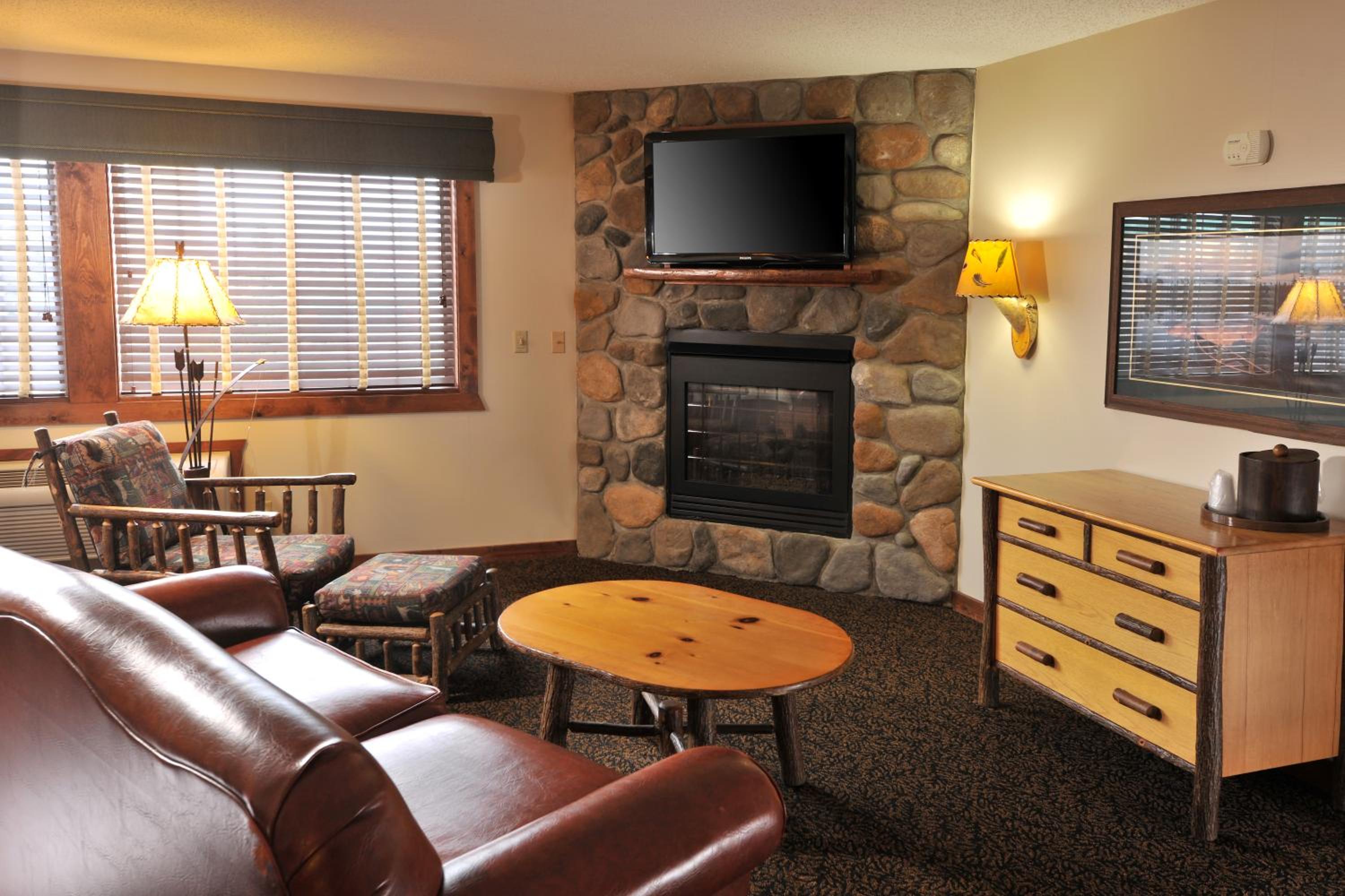 Superior Suite - Photo 5