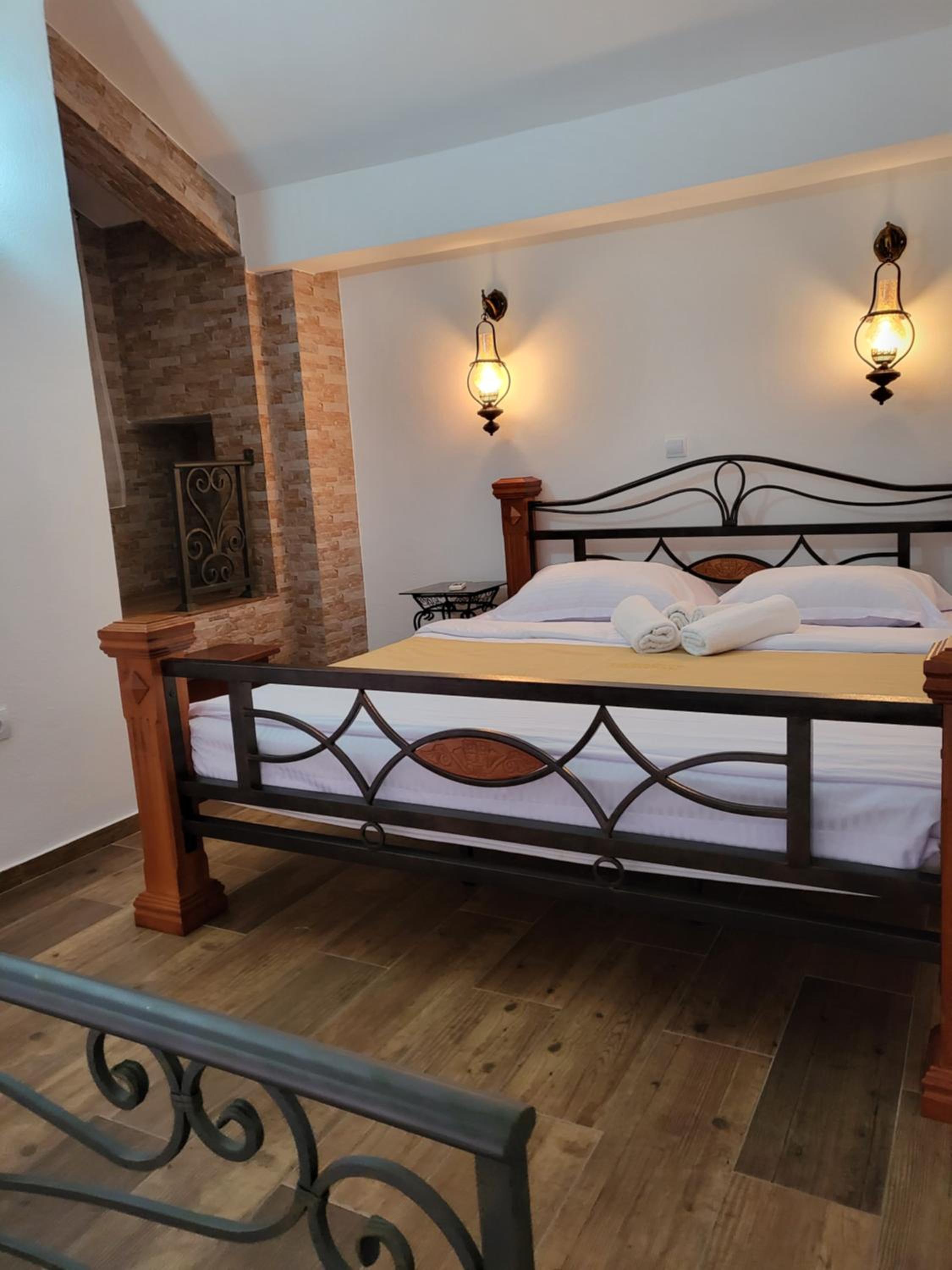 Deluxe Two-Bedroom Apartment with Terrace and Sea View - Photo 27