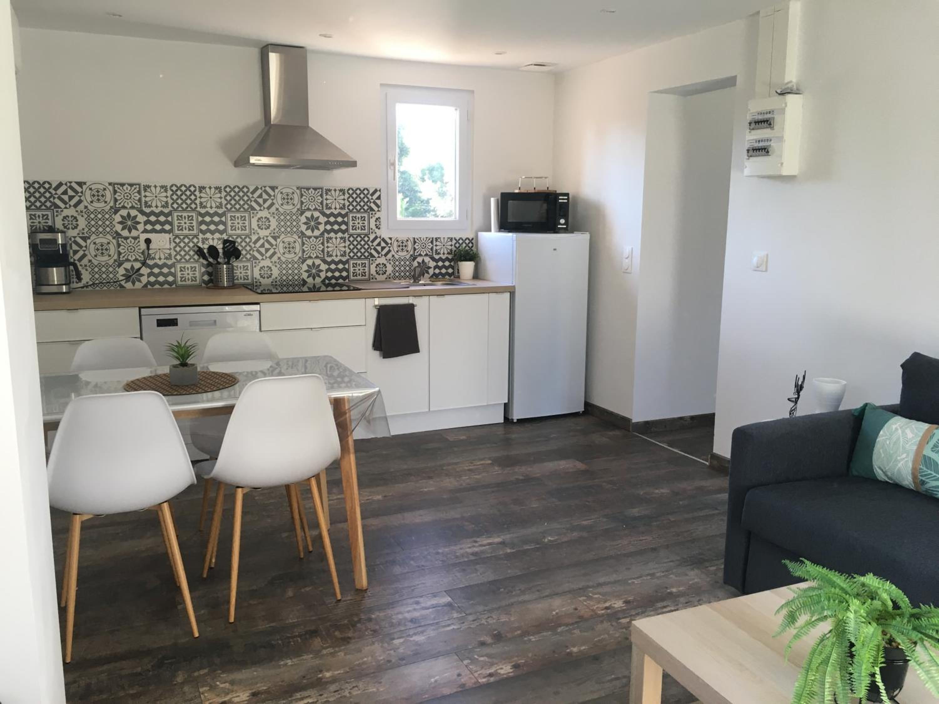 One-Bedroom Apartment - Photo 9