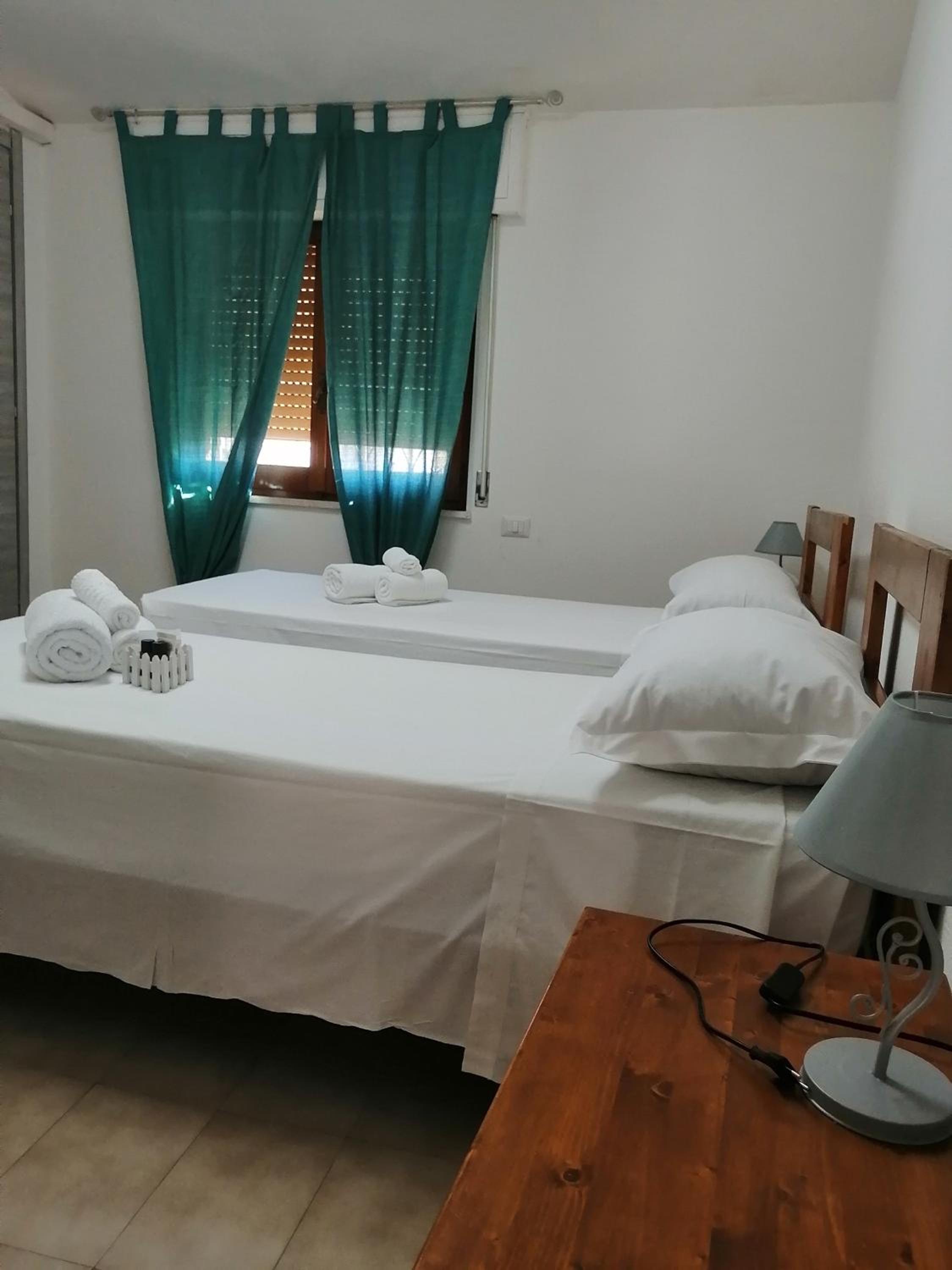 Twin Room - Photo 1