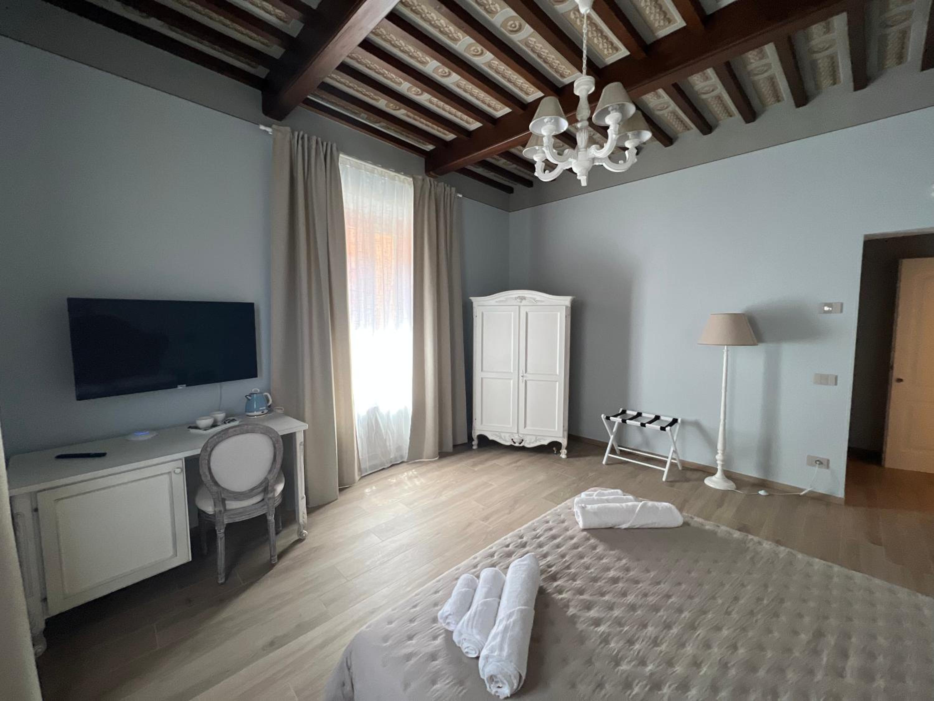Deluxe Double Room photo 2