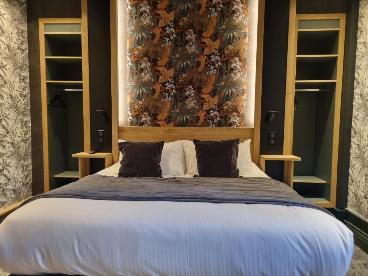 Suite - Photo 1