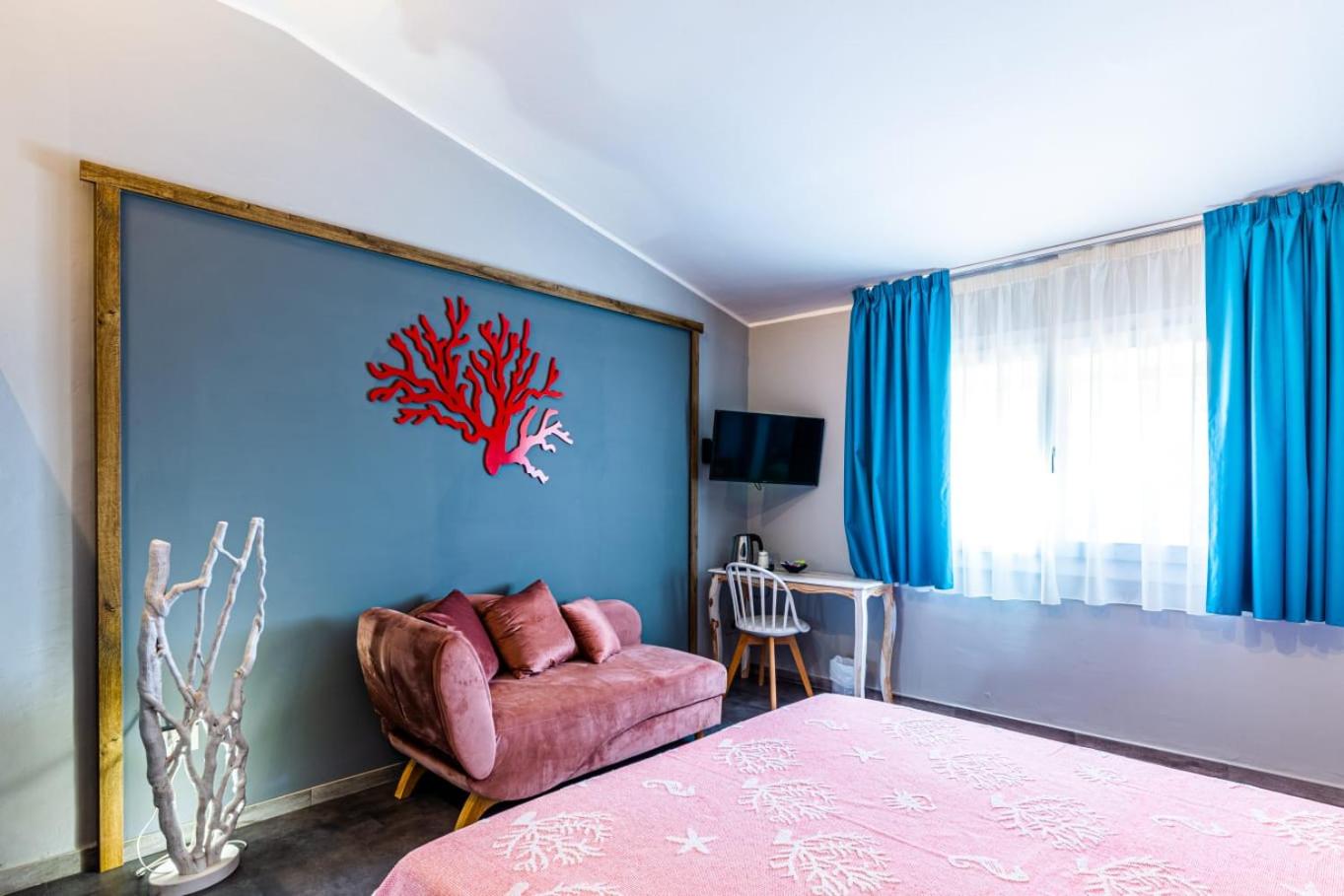 Deluxe Triple Room with Sea View photo 1