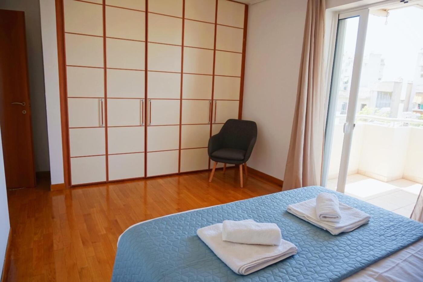 Apartment with Balcony - Photo 15