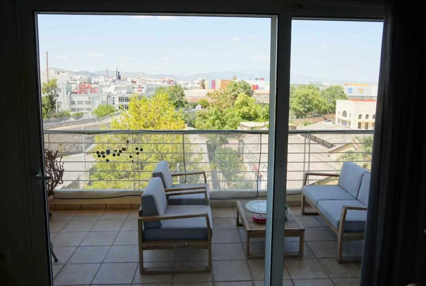 Apartment with Balcony - Photo 16