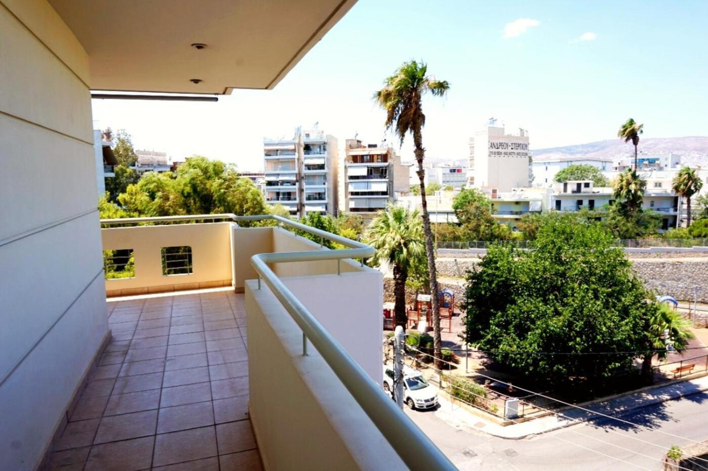 Apartment with Balcony - Photo 23