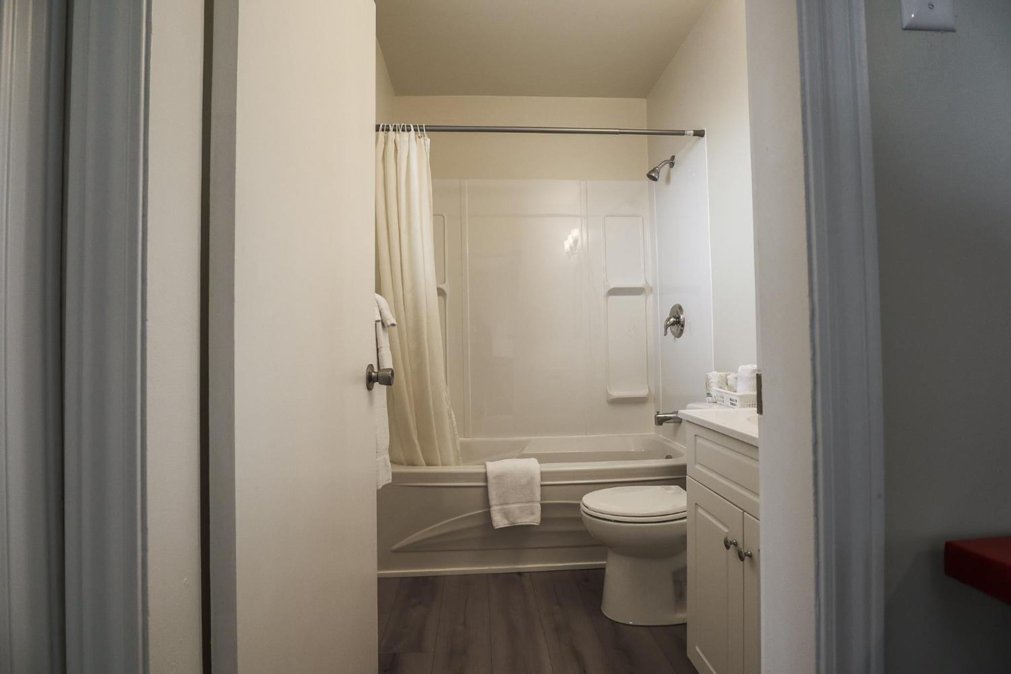 Queen Room photo 1