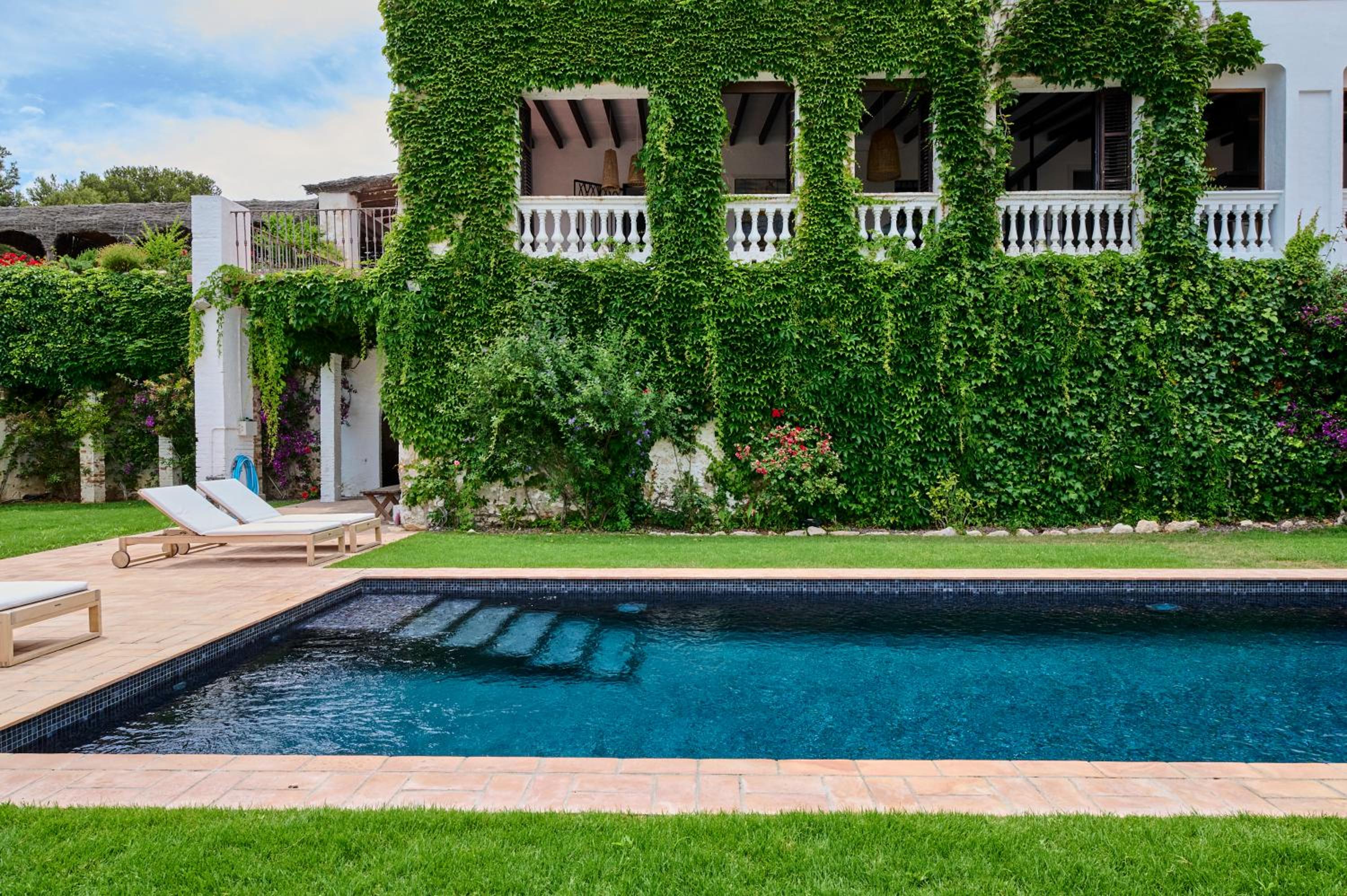 Villa photo 2