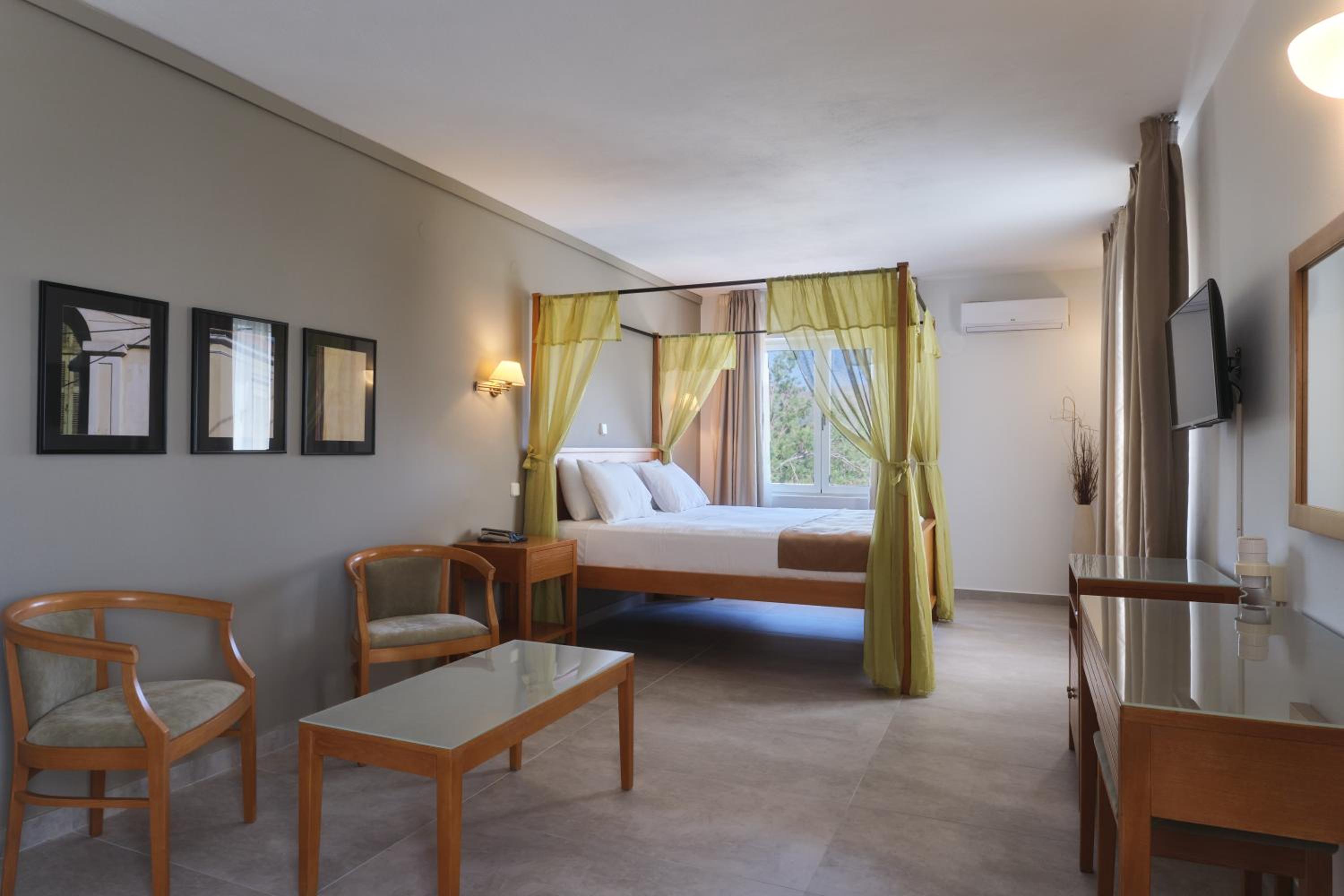 Superior Suite - Photo 1