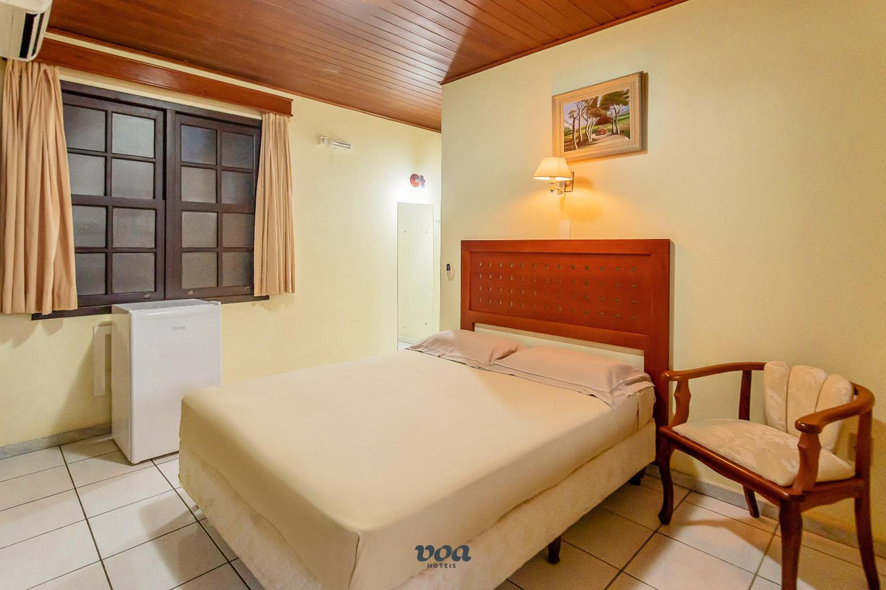 Standard Double Room - Photo 9