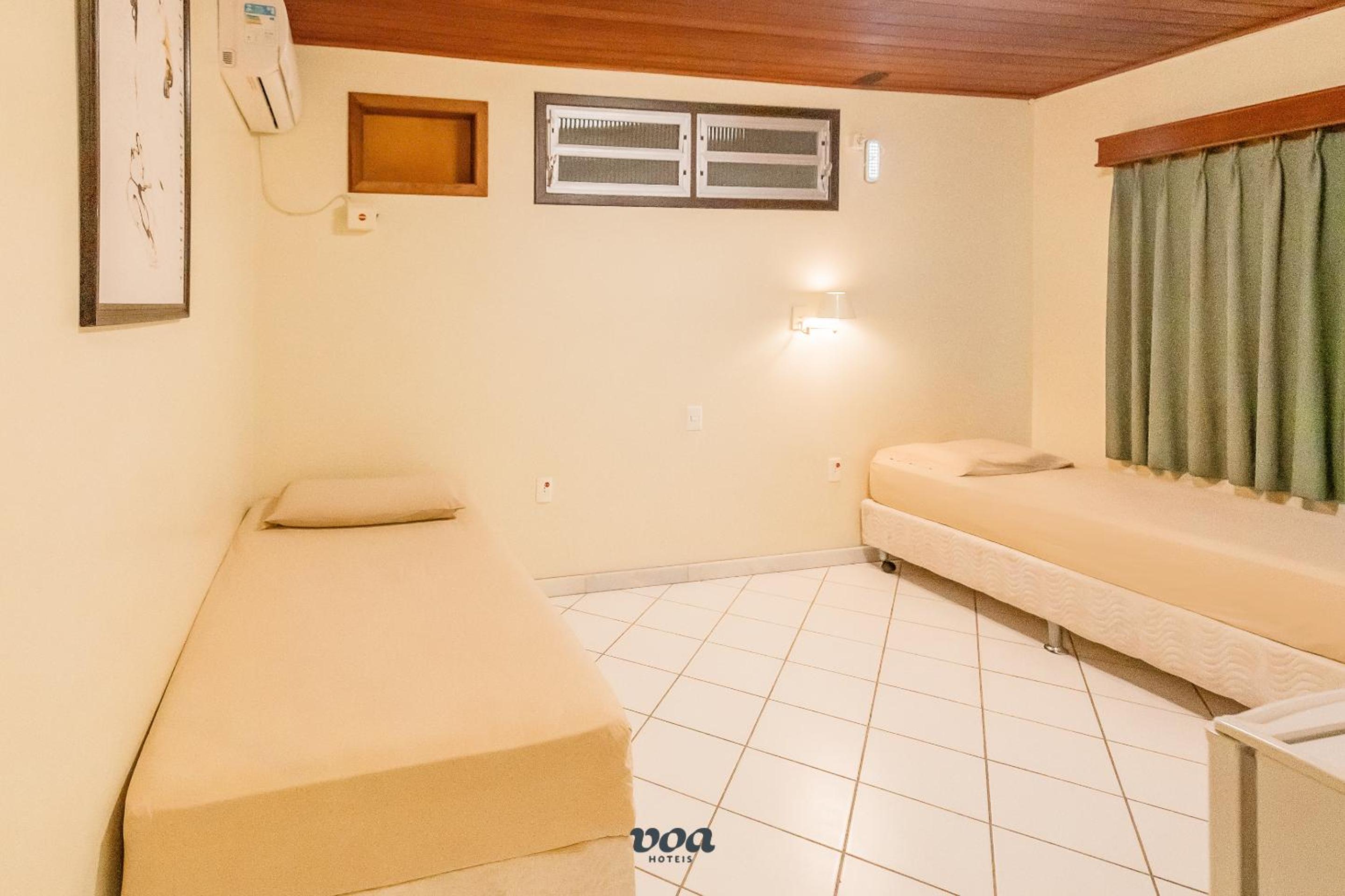 Standard Twin Room - Photo 4