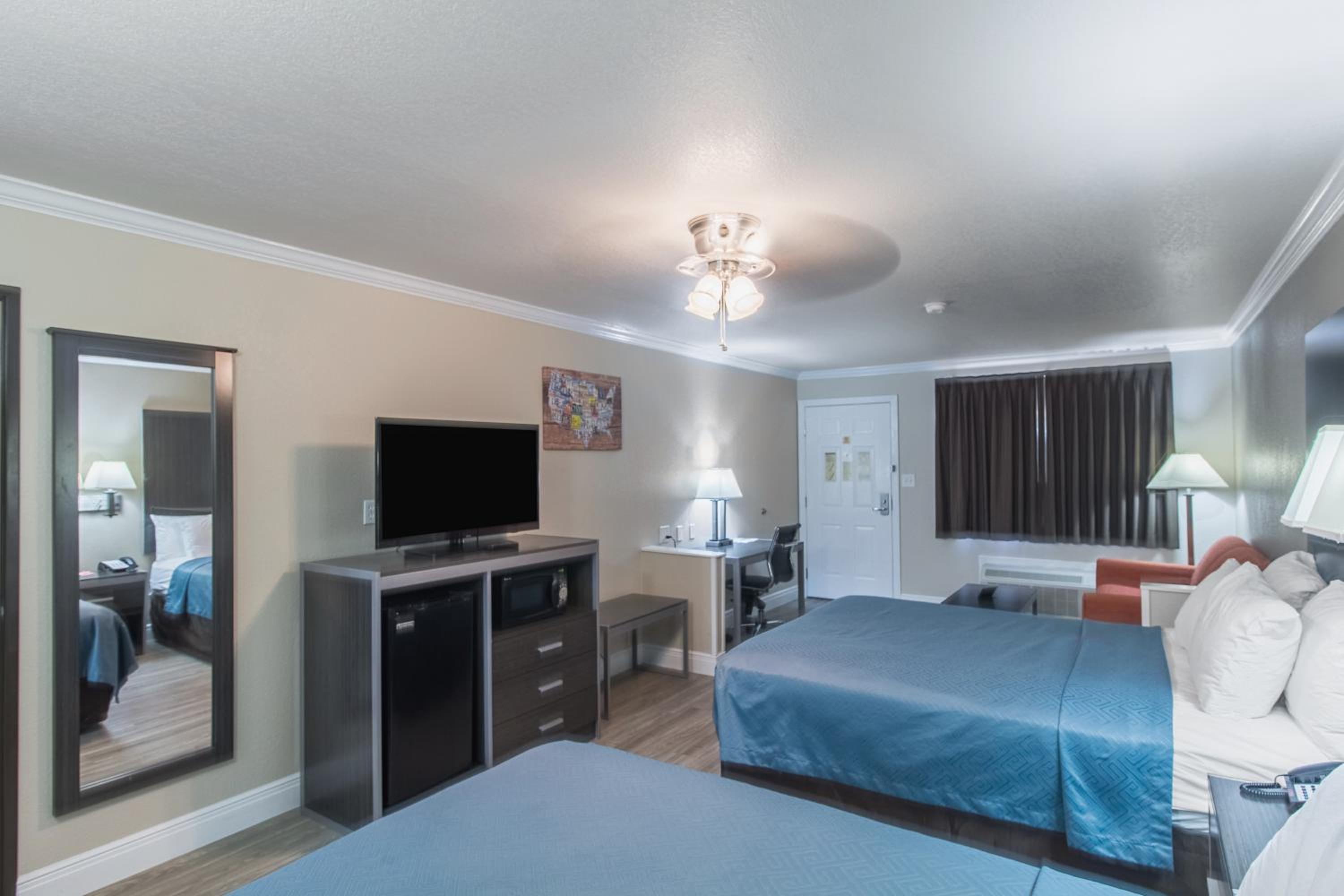 Suite with Two Queen Beds - Accessible/Non-Smoking - Photo 2
