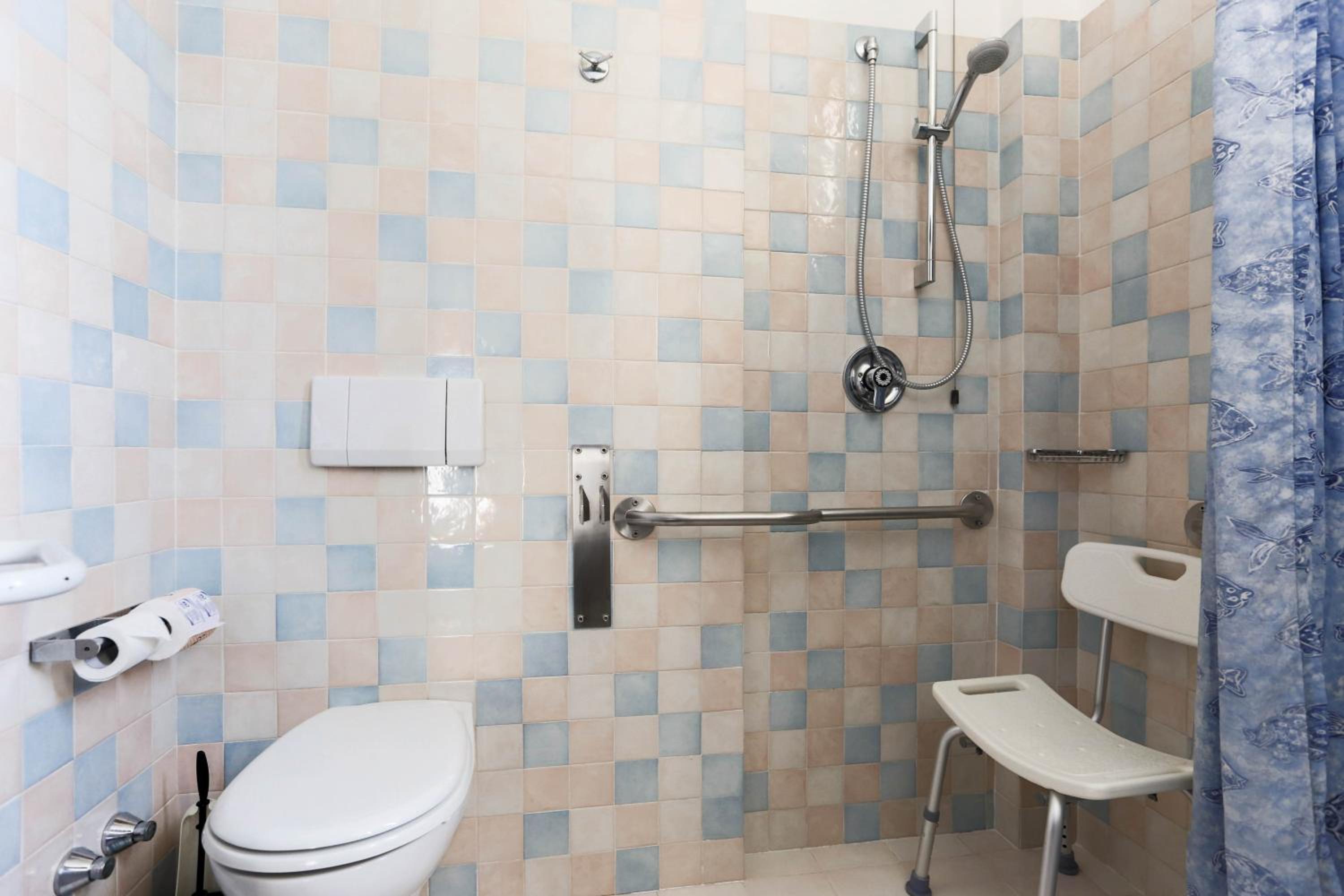 Double or Twin Room - Disability Access - Photo 10