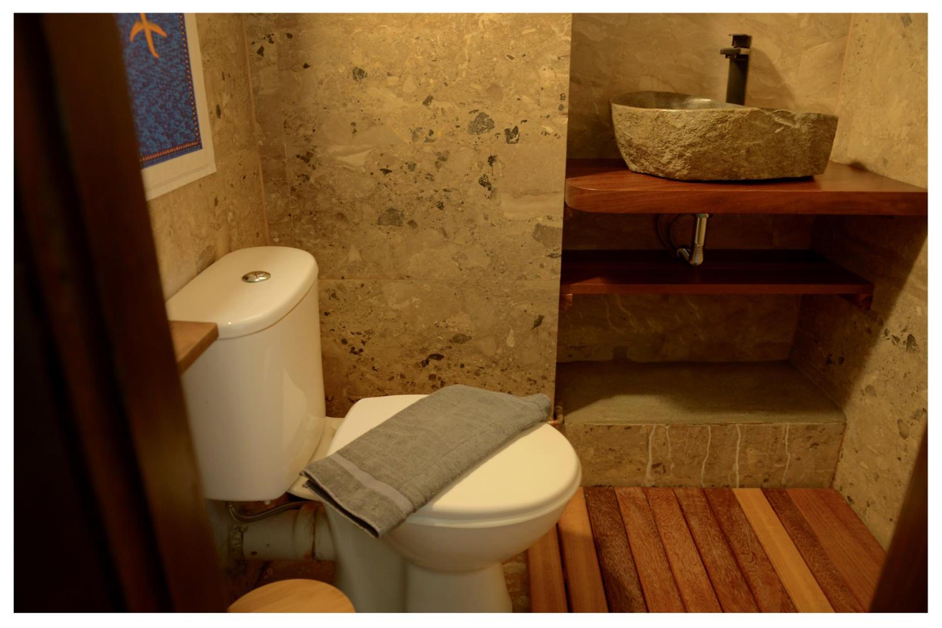 Two-Bedroom House - Photo 9