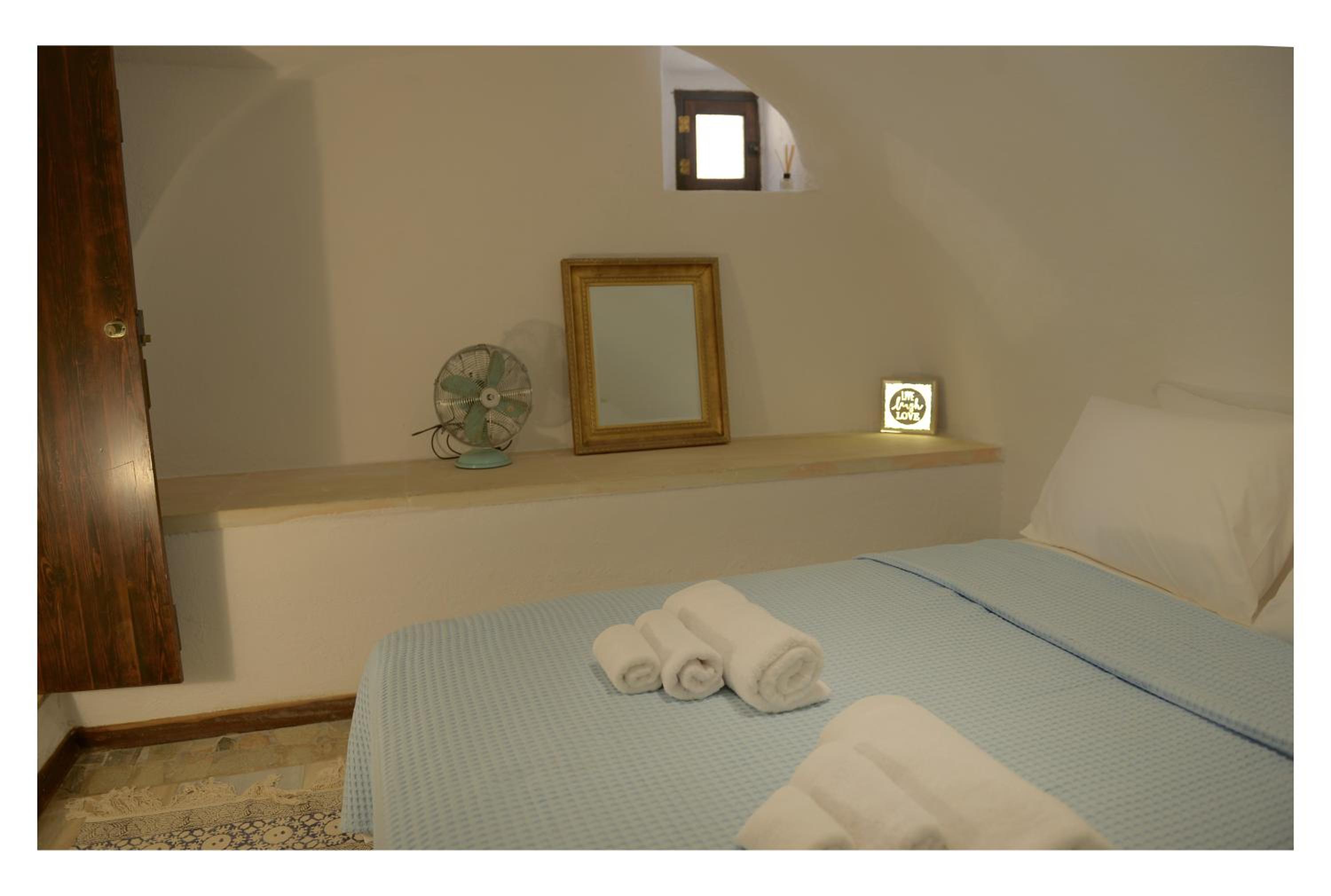 Two-Bedroom House - Photo 16