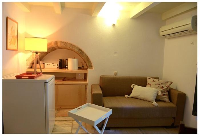 Two-Bedroom House - Photo 19