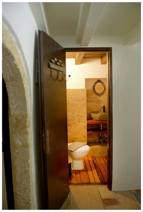 Two-Bedroom House - Photo 20
