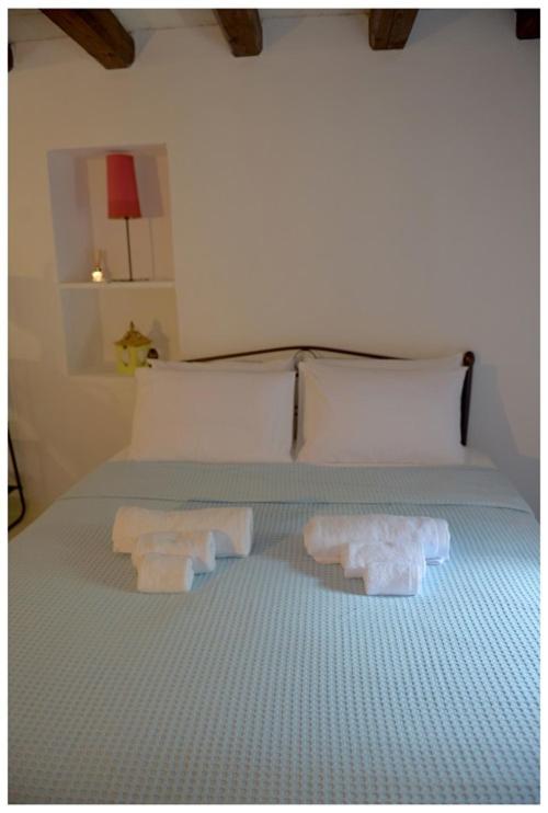 Two-Bedroom House - Photo 21