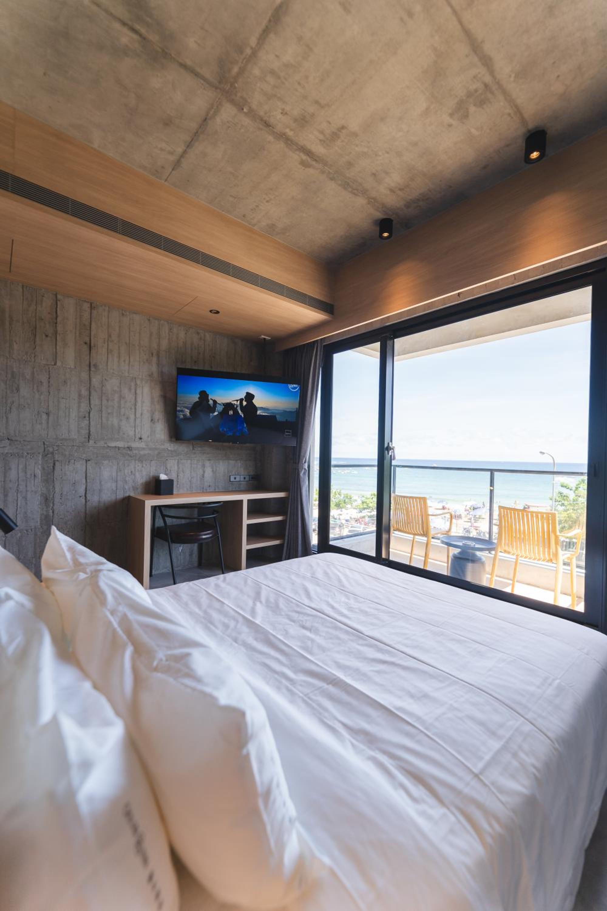 Deluxe Double Room with Balcony and Sea View