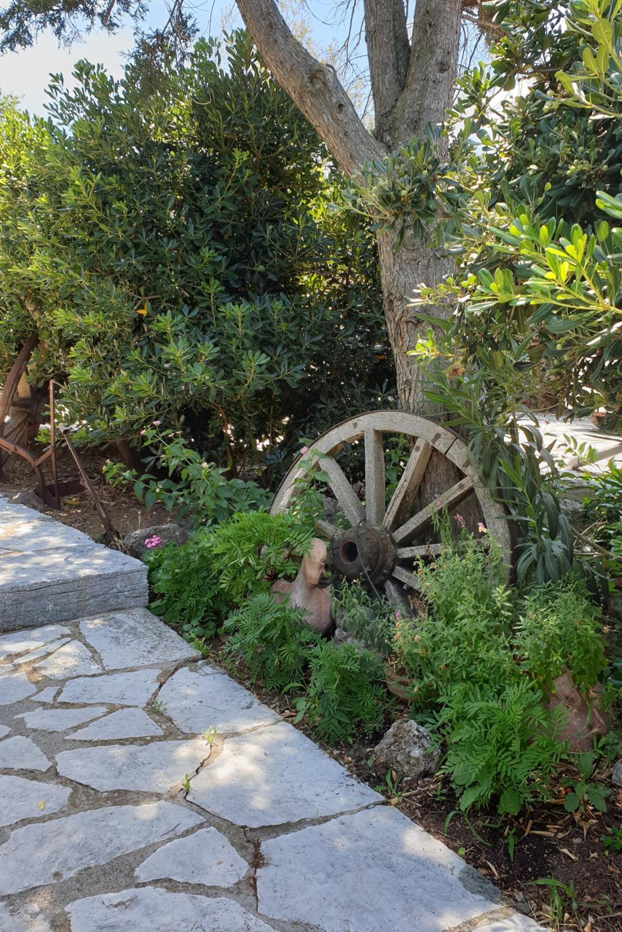Villa - Photo 2