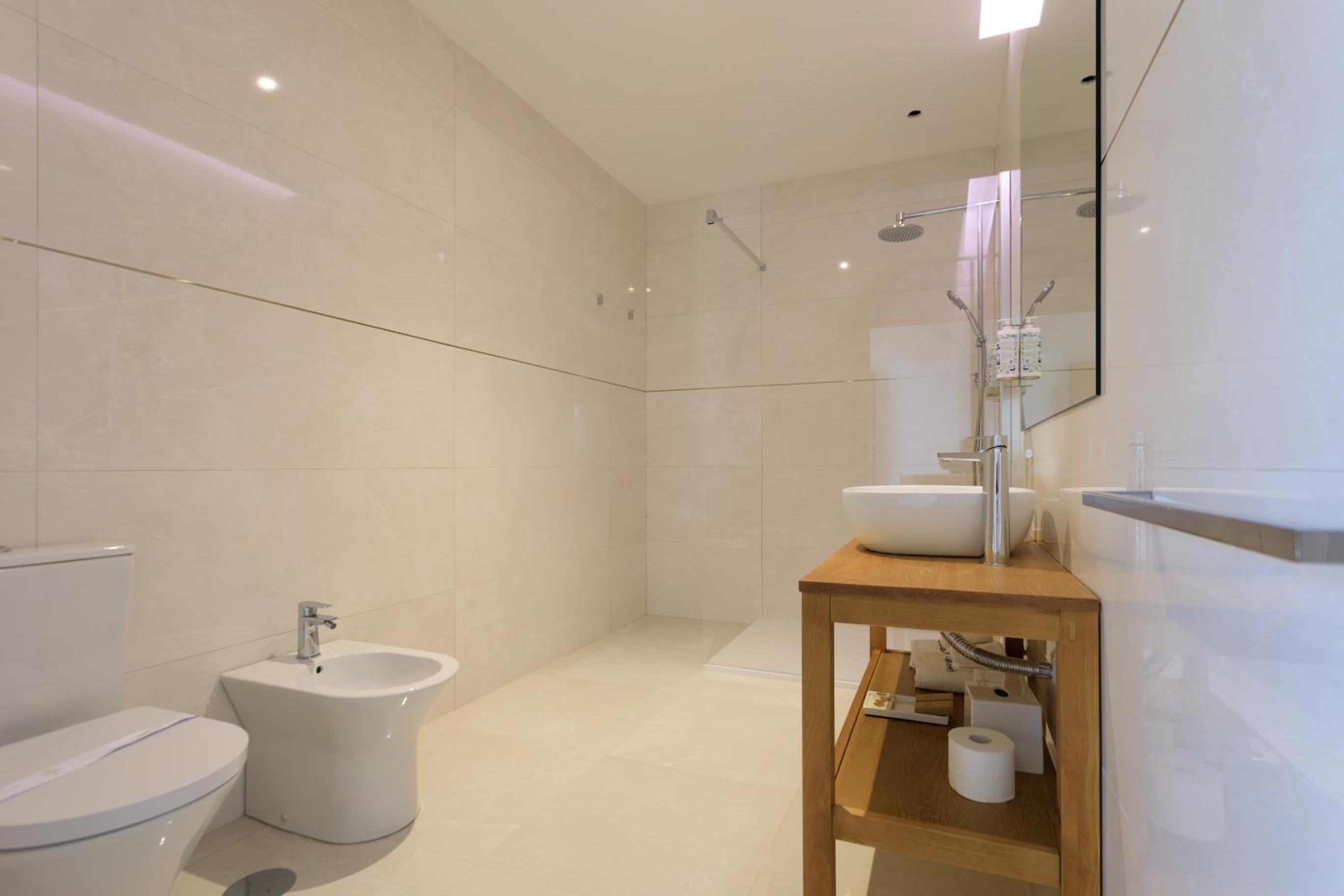Standard Double Suite photo 2
