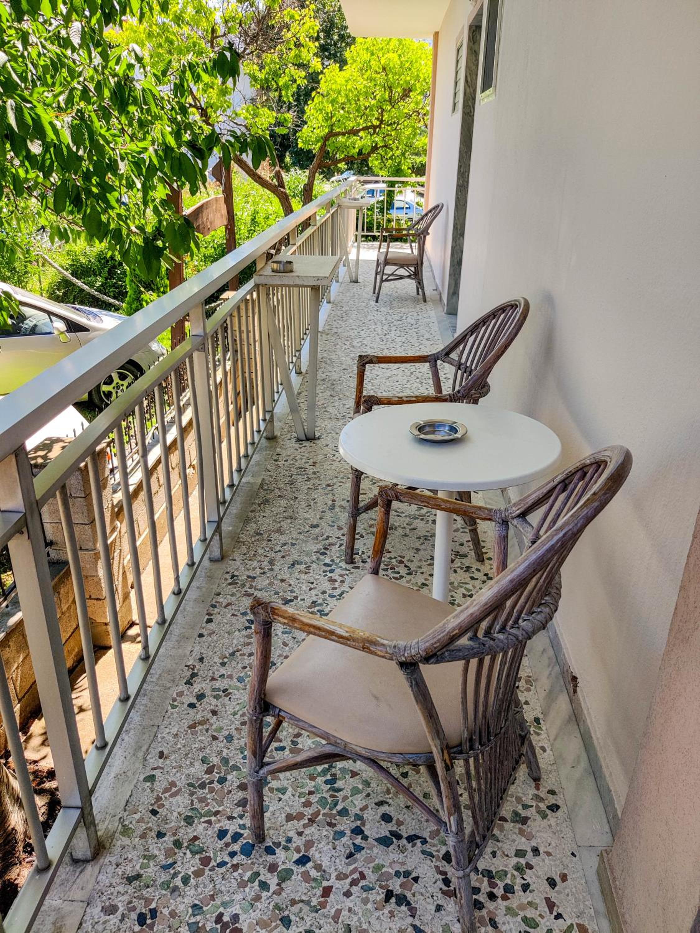 Triple Room with Balcony - Photo 7