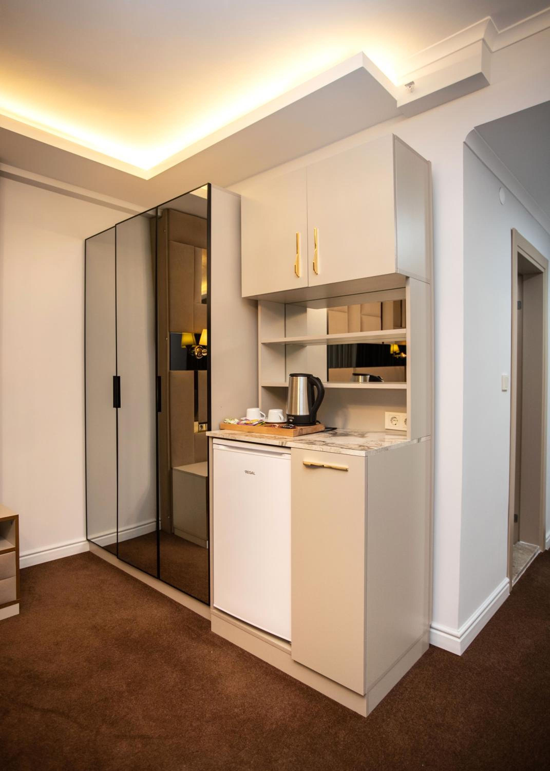 Standard Double Room - Photo 4